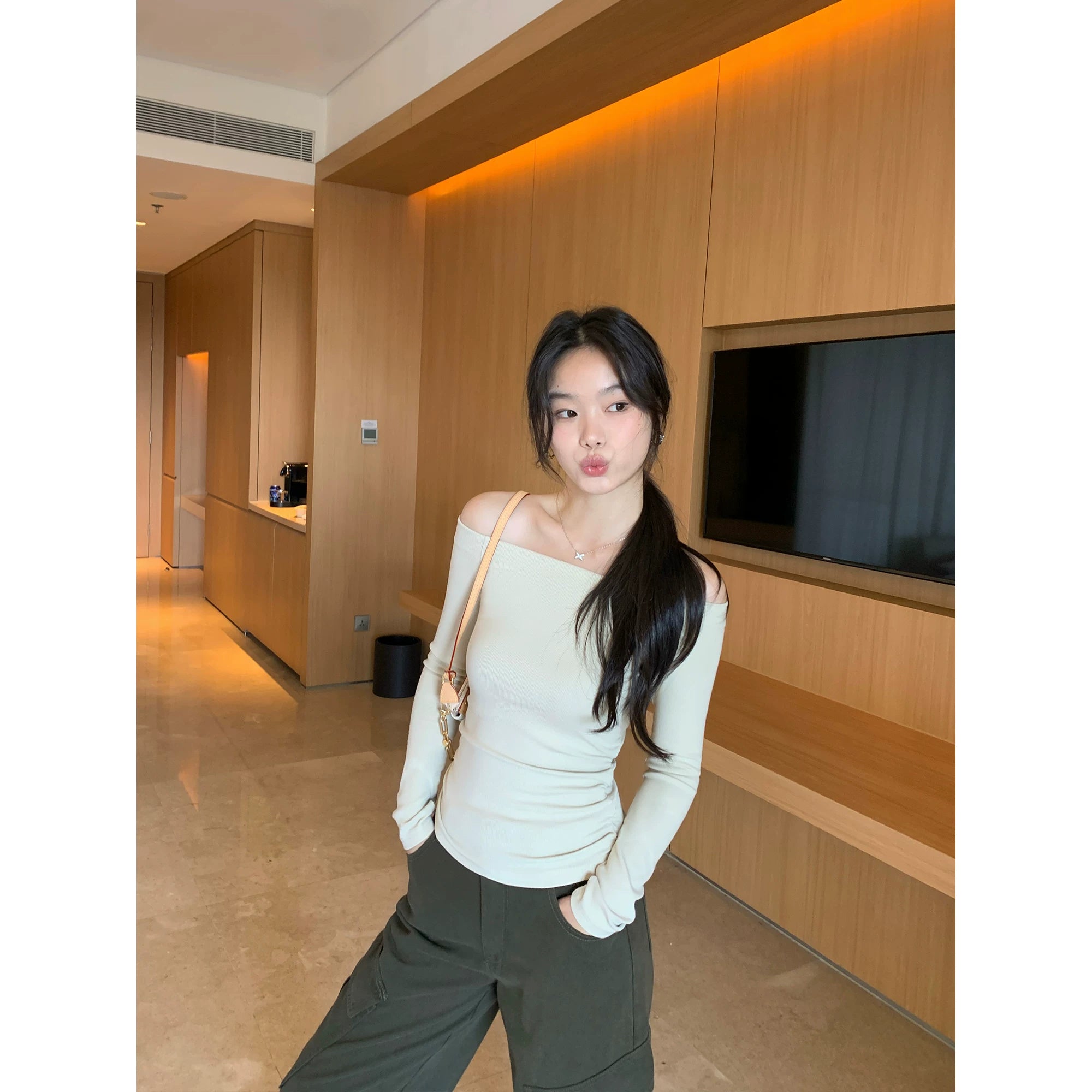 Pusumede Temperament Word Shoulder Slim Pleated Long Sleeves
