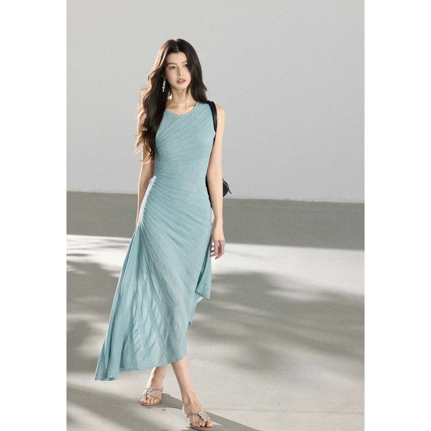 TYANG High-end Temperament Sleeveless Diagonal Pleated Dress