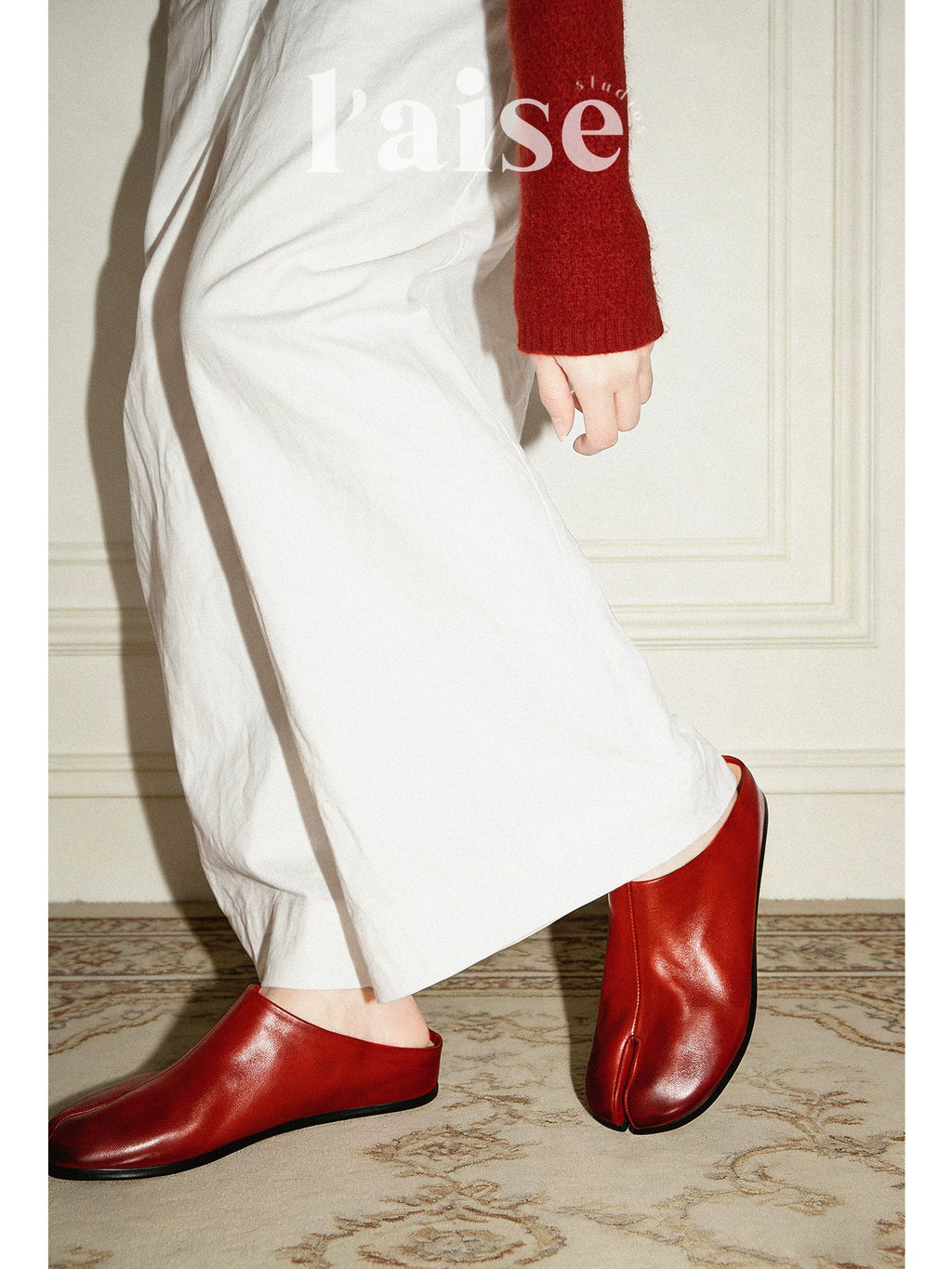 L'aise Retro Outerwear Bag Head and Half Slippers