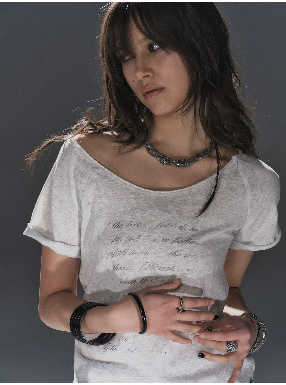 WearAndtear Light Large Round Neck Shoulder Plunger Tee