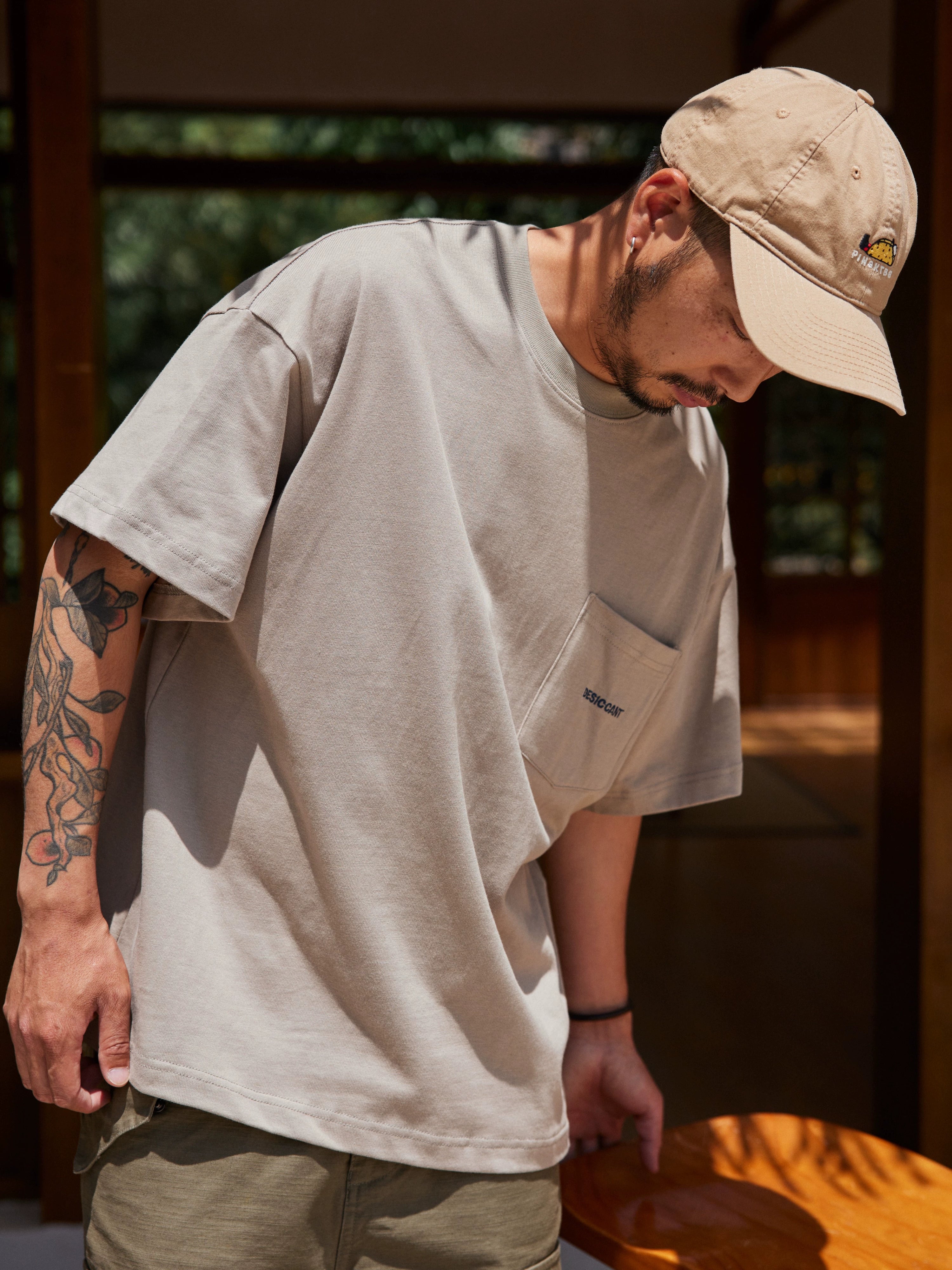 DESICCANT Embroidery LOGO Silhouette Loose Tee