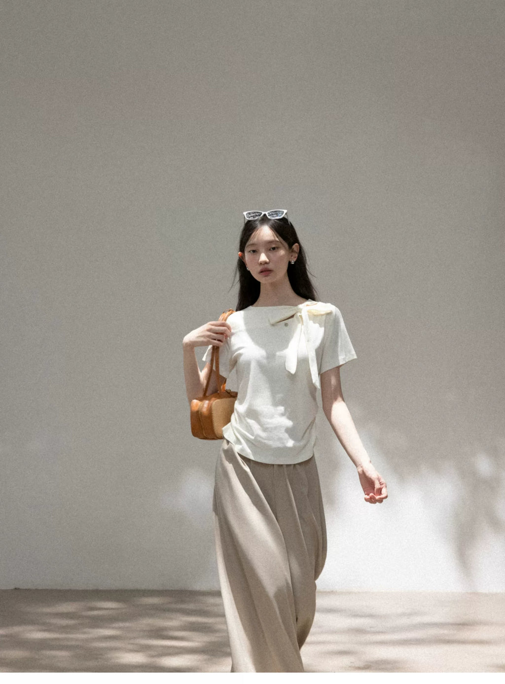 Cantonstory Crew Neck Front Shoulder Waist Thin Tee