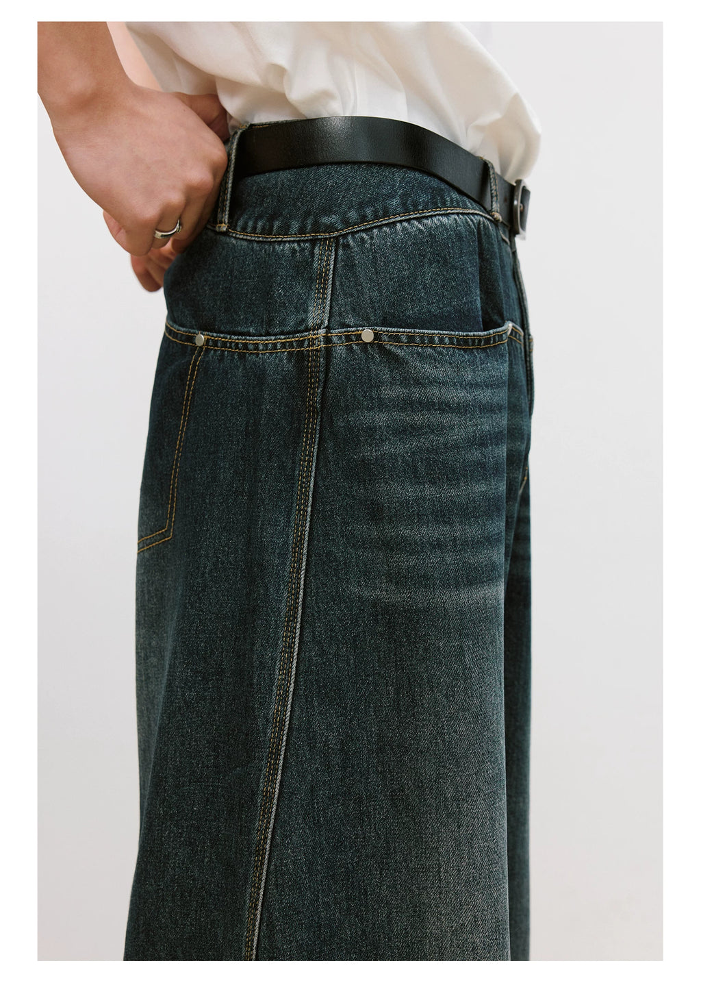 LR MADE Contrast Rivet Scimitar Jeans