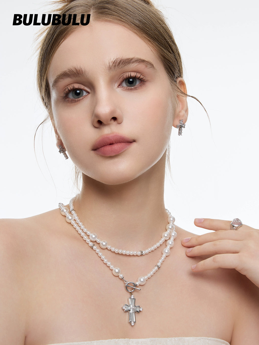 BULUBULU Cross Necklace