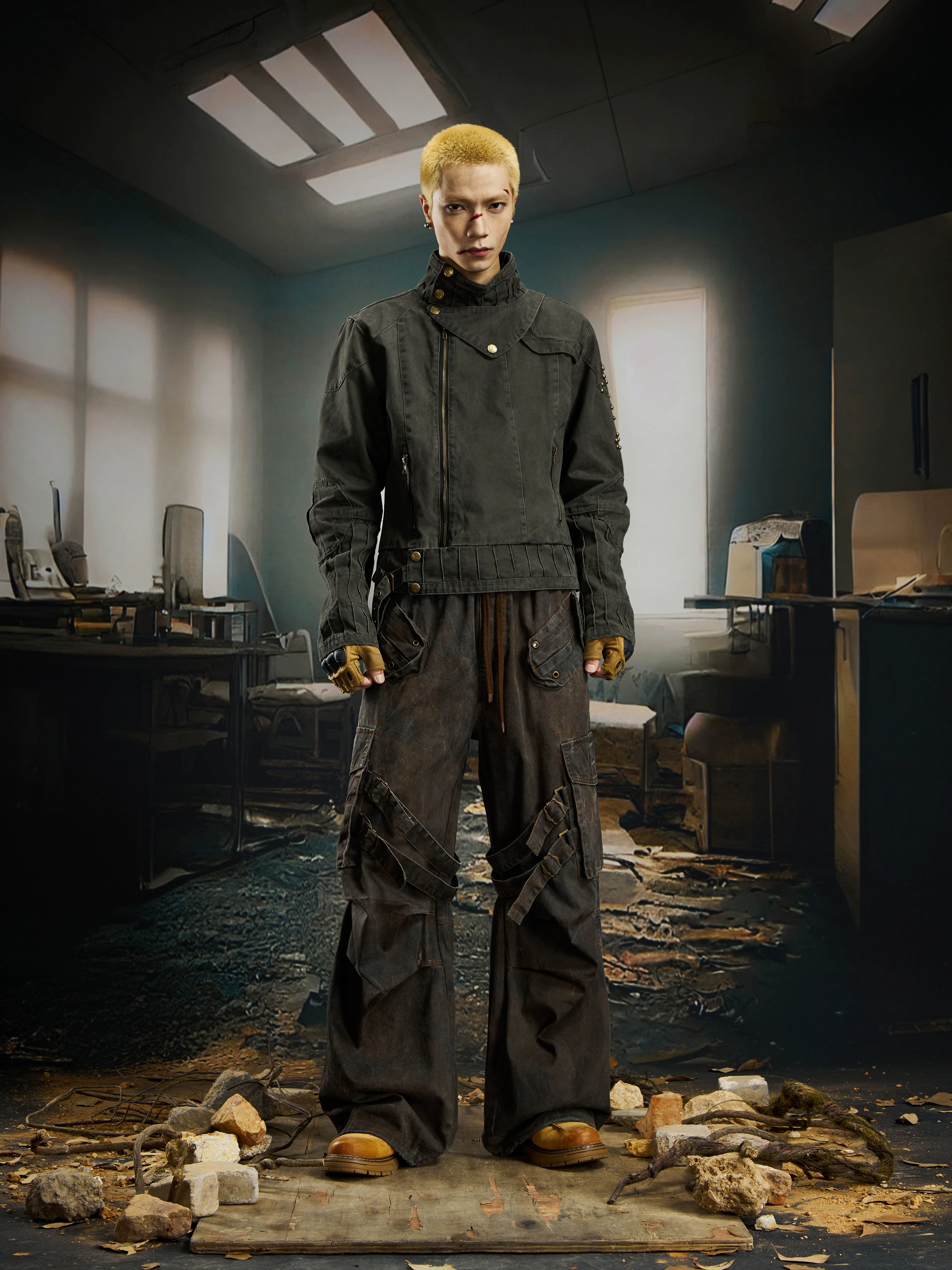 NOMANIAI Old Embroidered Bronze Rivet Short Denim Jacket