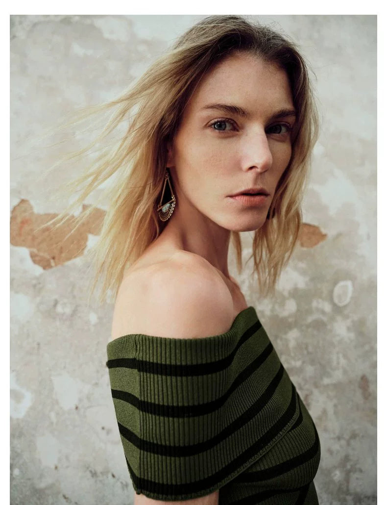 URBAN REVIVO One-word Shoulder Contrasting Striped Pit-pattern Knitted Sweater