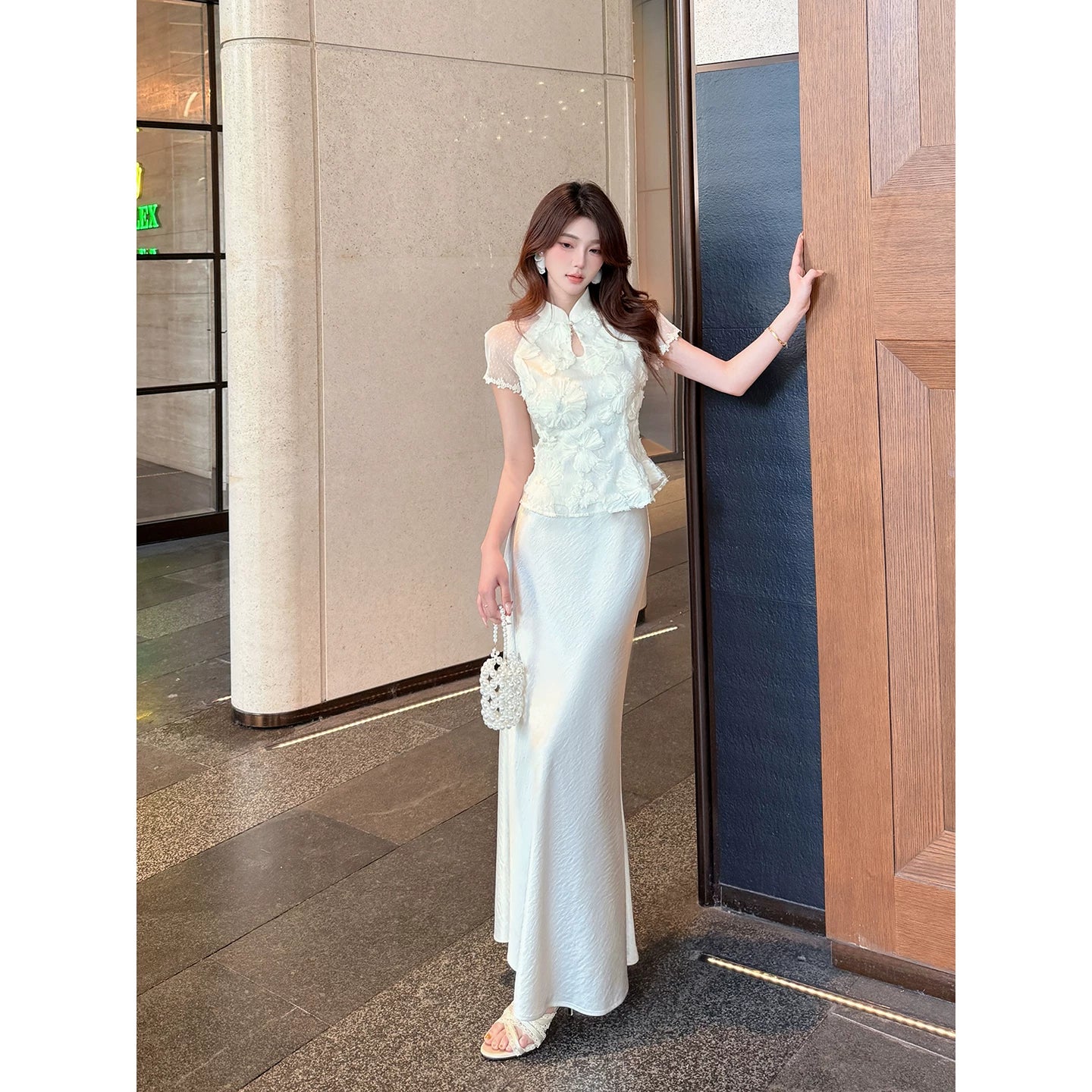 ZIHE Lace Three-dimensional Flower Top Satin Skirt Set