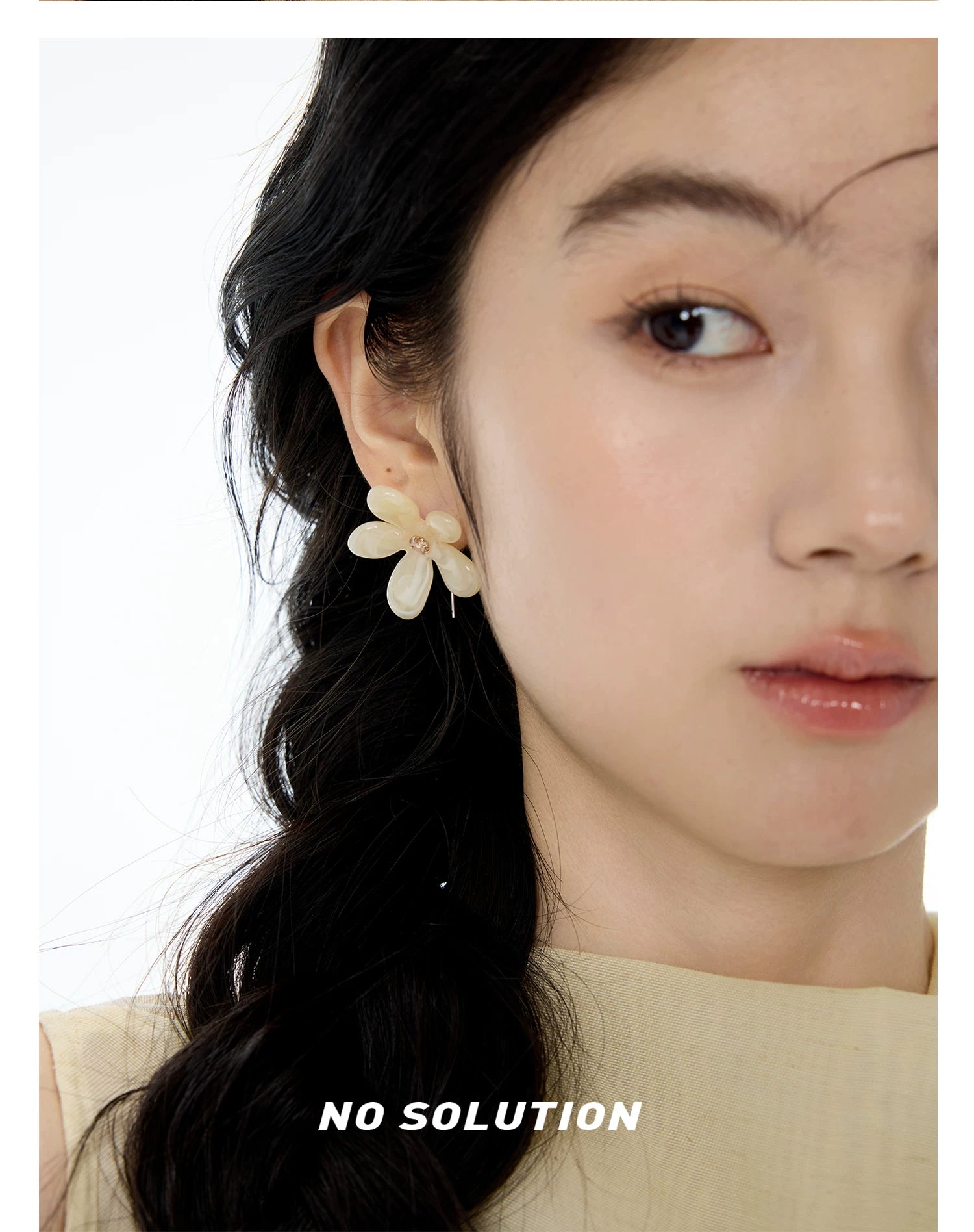 NO SOLUTION Flower Earrings