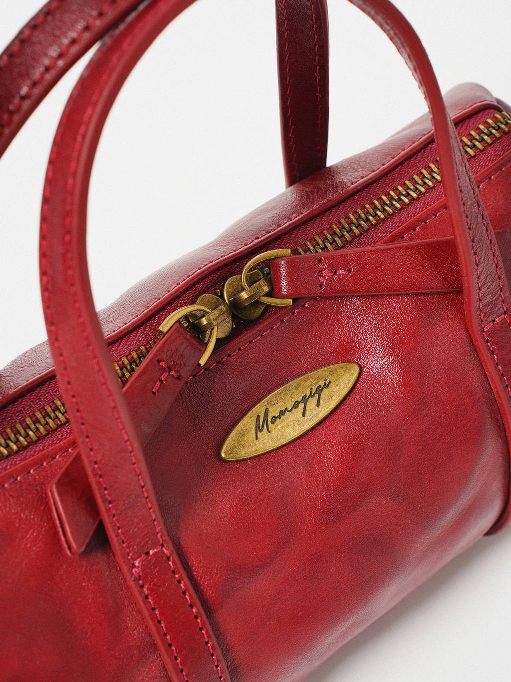 Momogigi Vintage Grip Cowhide Crossbody Bag