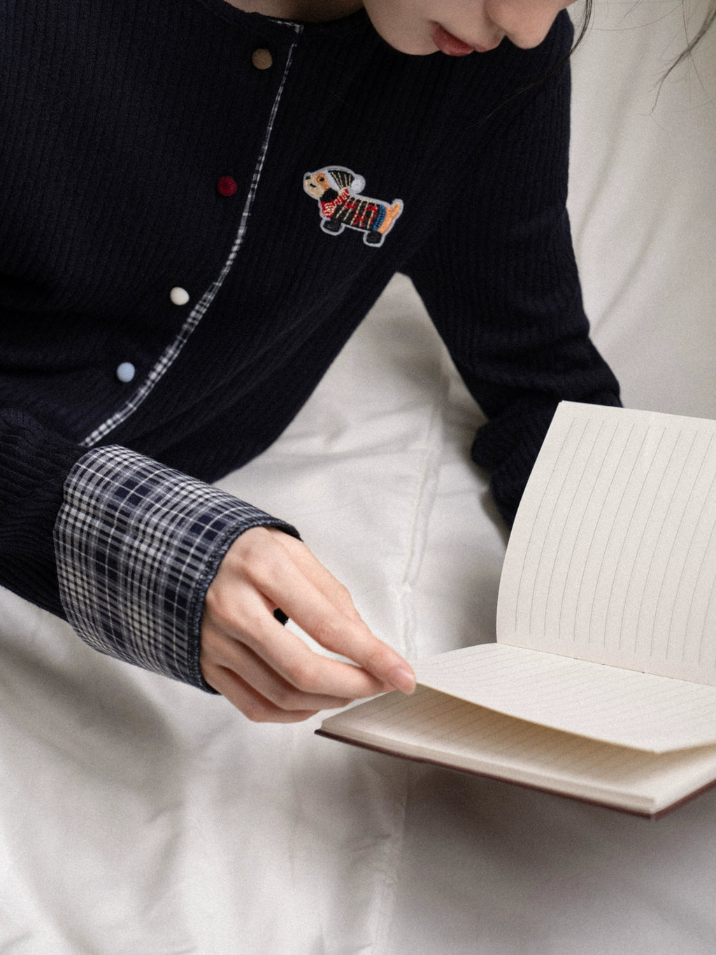Cantonstory Color Button Knitted Slim-Fit Cardigan