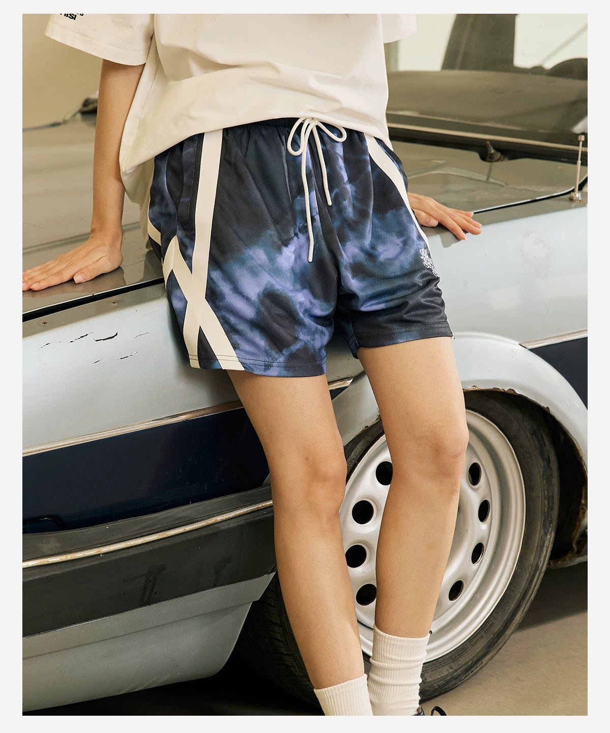LUSHISI Stitching Drawstring Sports Shorts