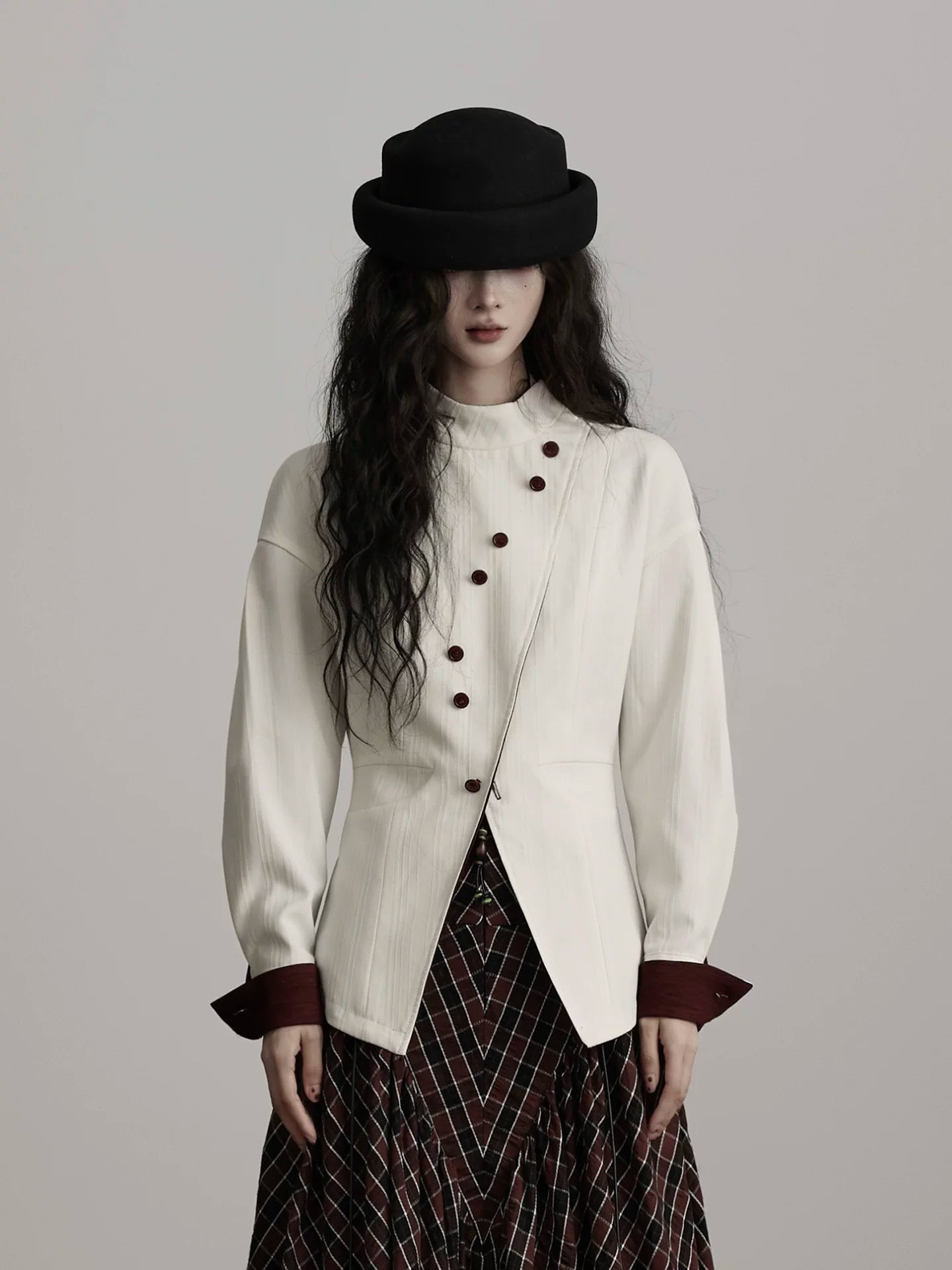INDULGE Slim-fit Waist Suit Short Jacket