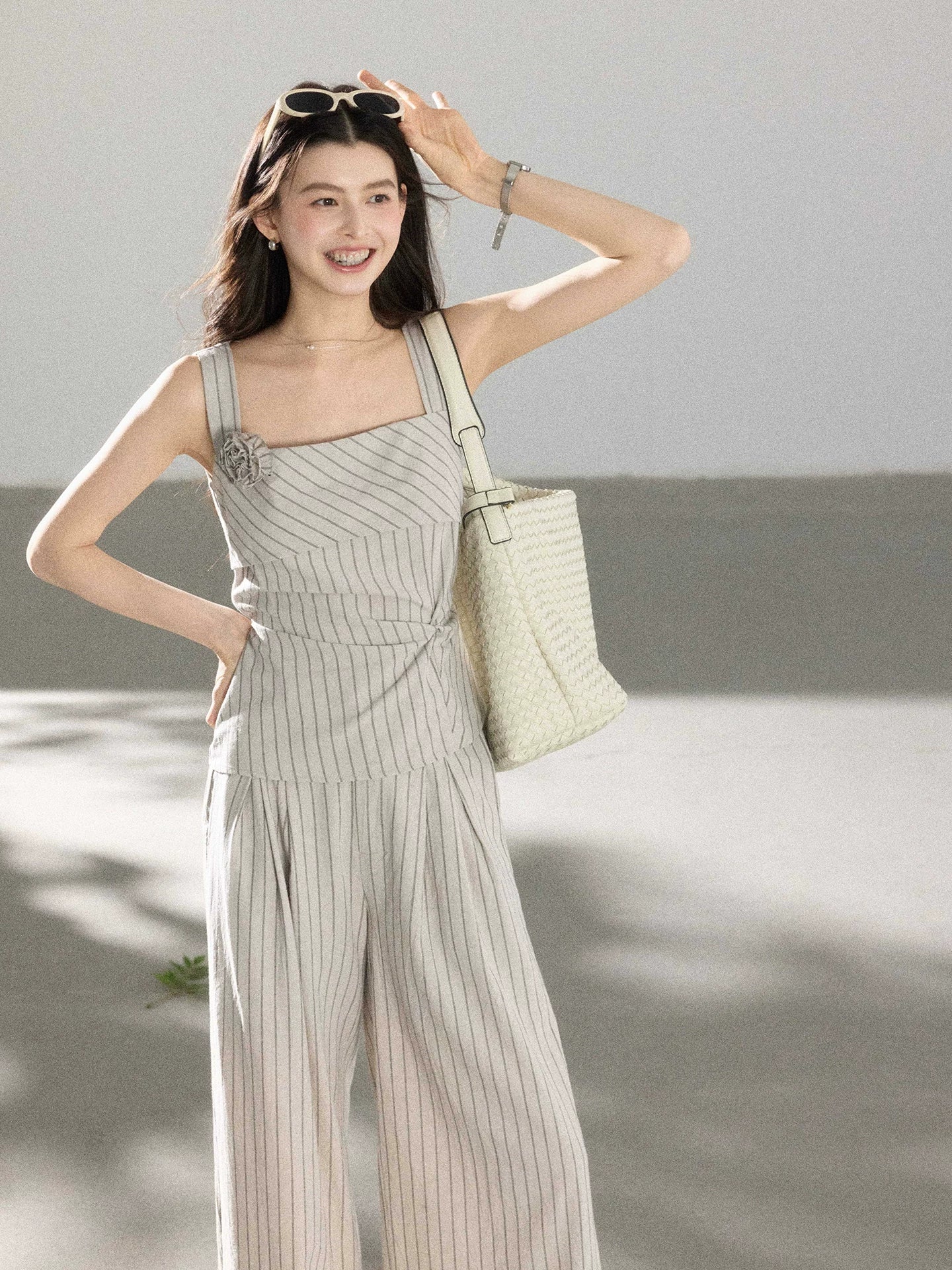TYANG Three-dimensional Flower Suspender Casual Pants Set