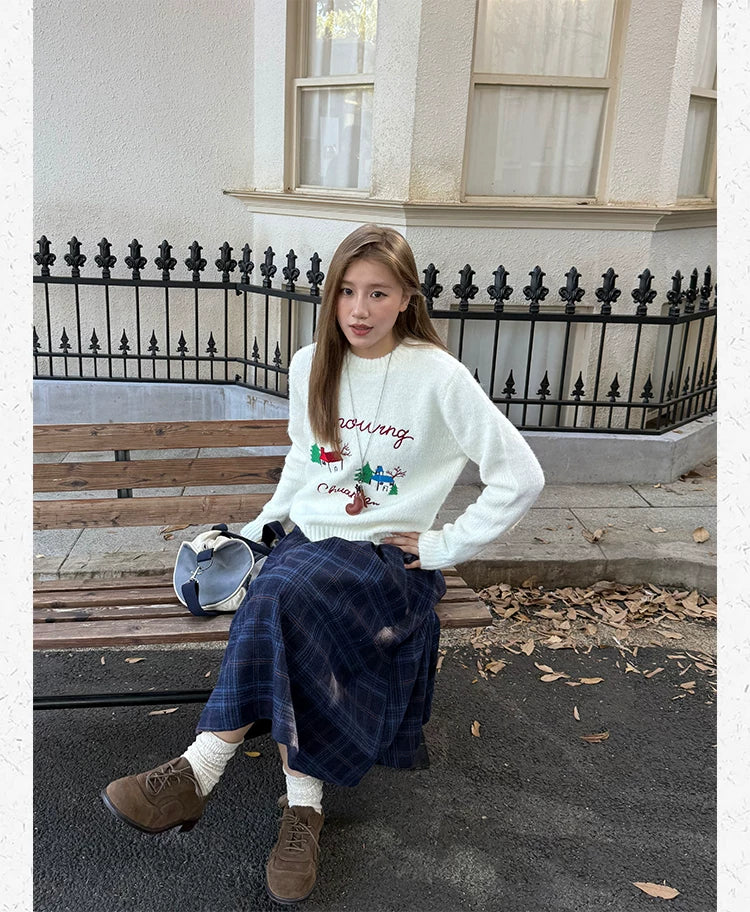 CCYE Vintage Embroidered Crew Neck Pullover Knitted Sweater