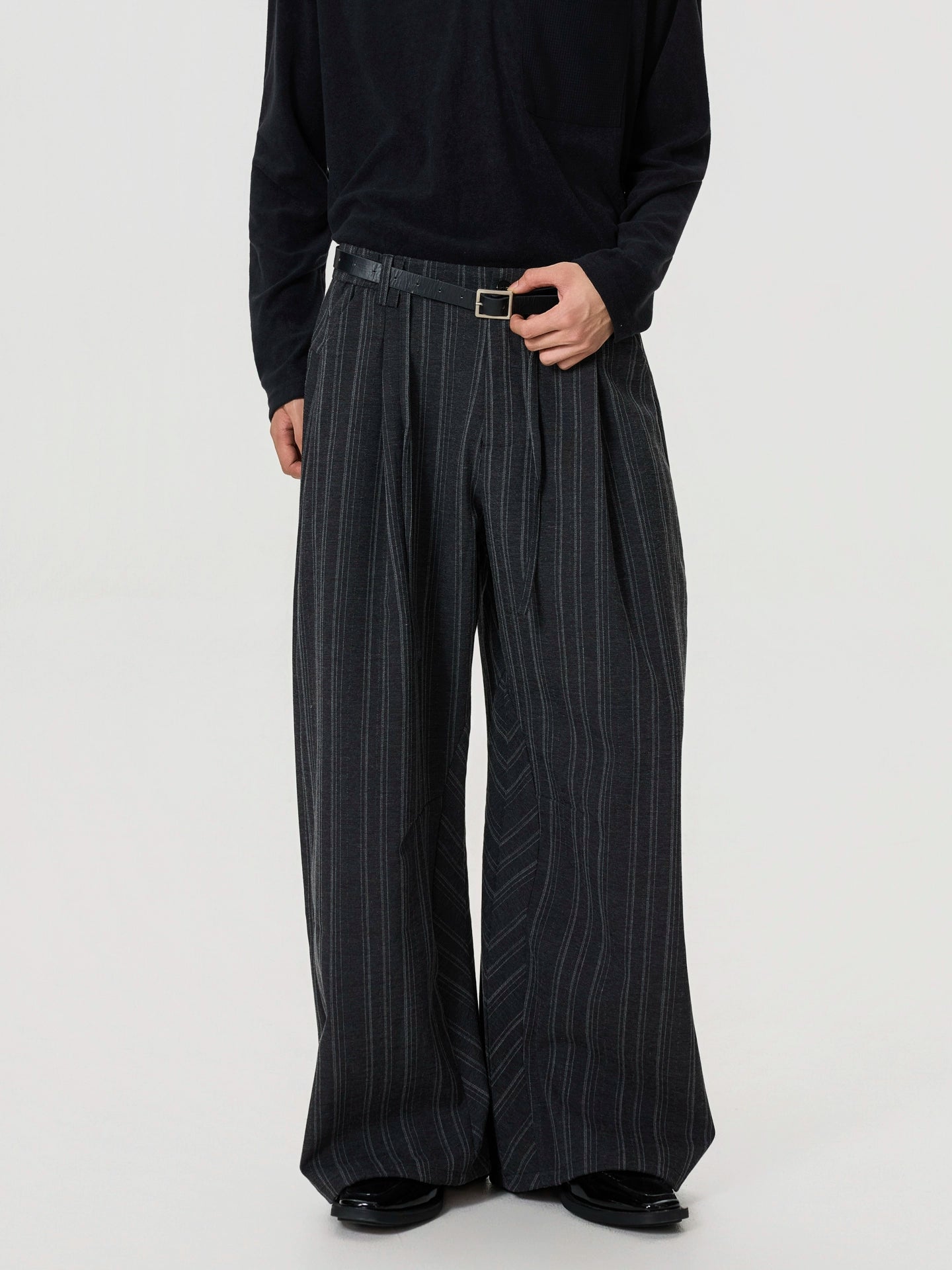BTSG Slack Striped Lace-Up Pants