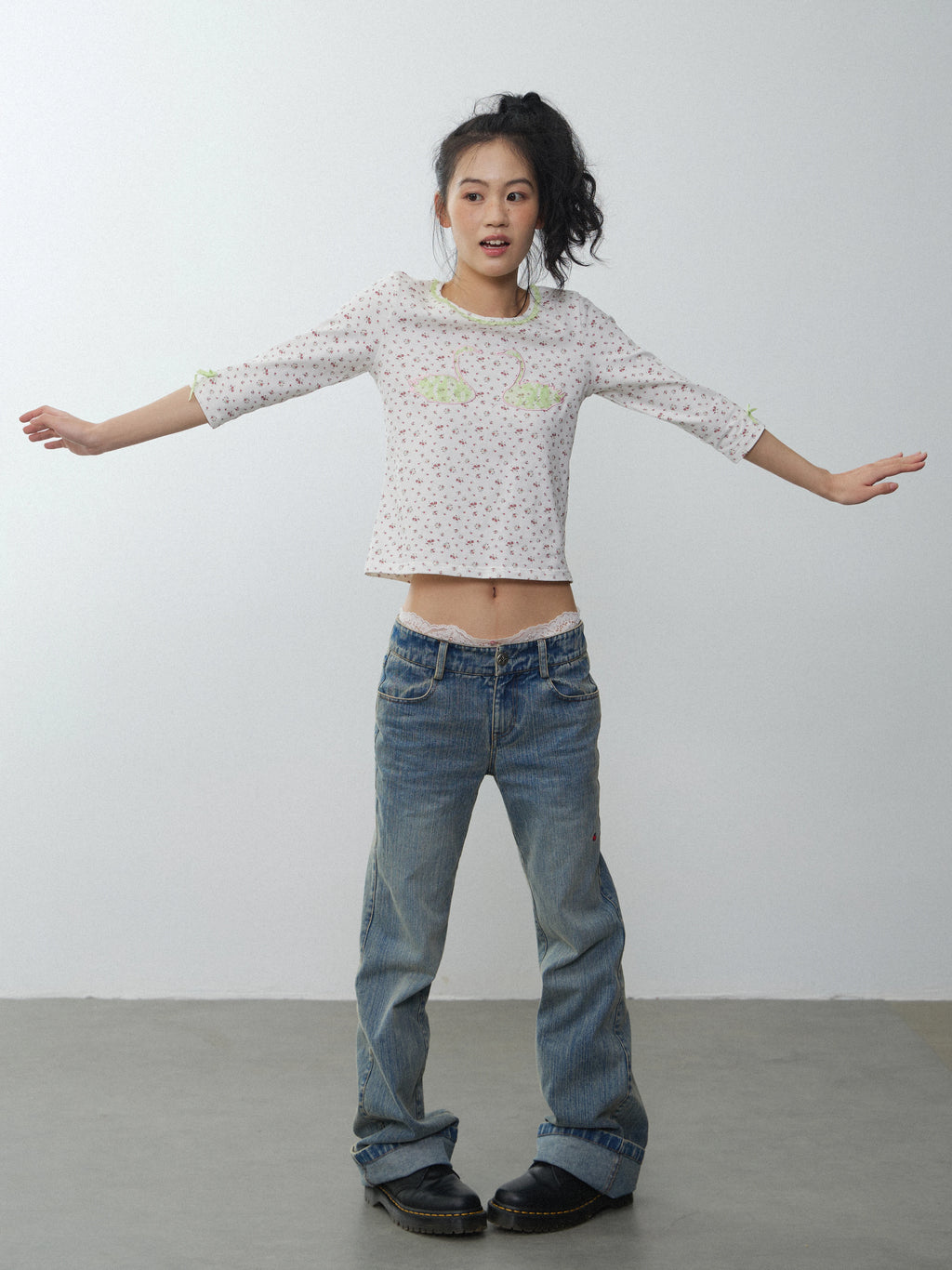 In Two Twos Lace Patch Embroidered Floral Tee