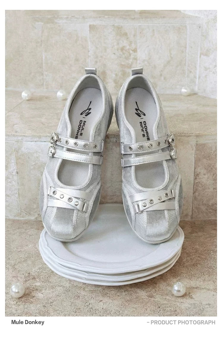 Donkey Shallow Rivet Sports Small Leather Shoes