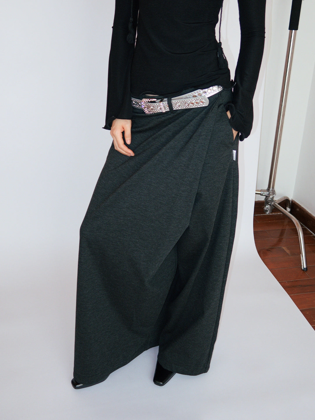FUNKYFUN Slash-cut Silhouette Culottes