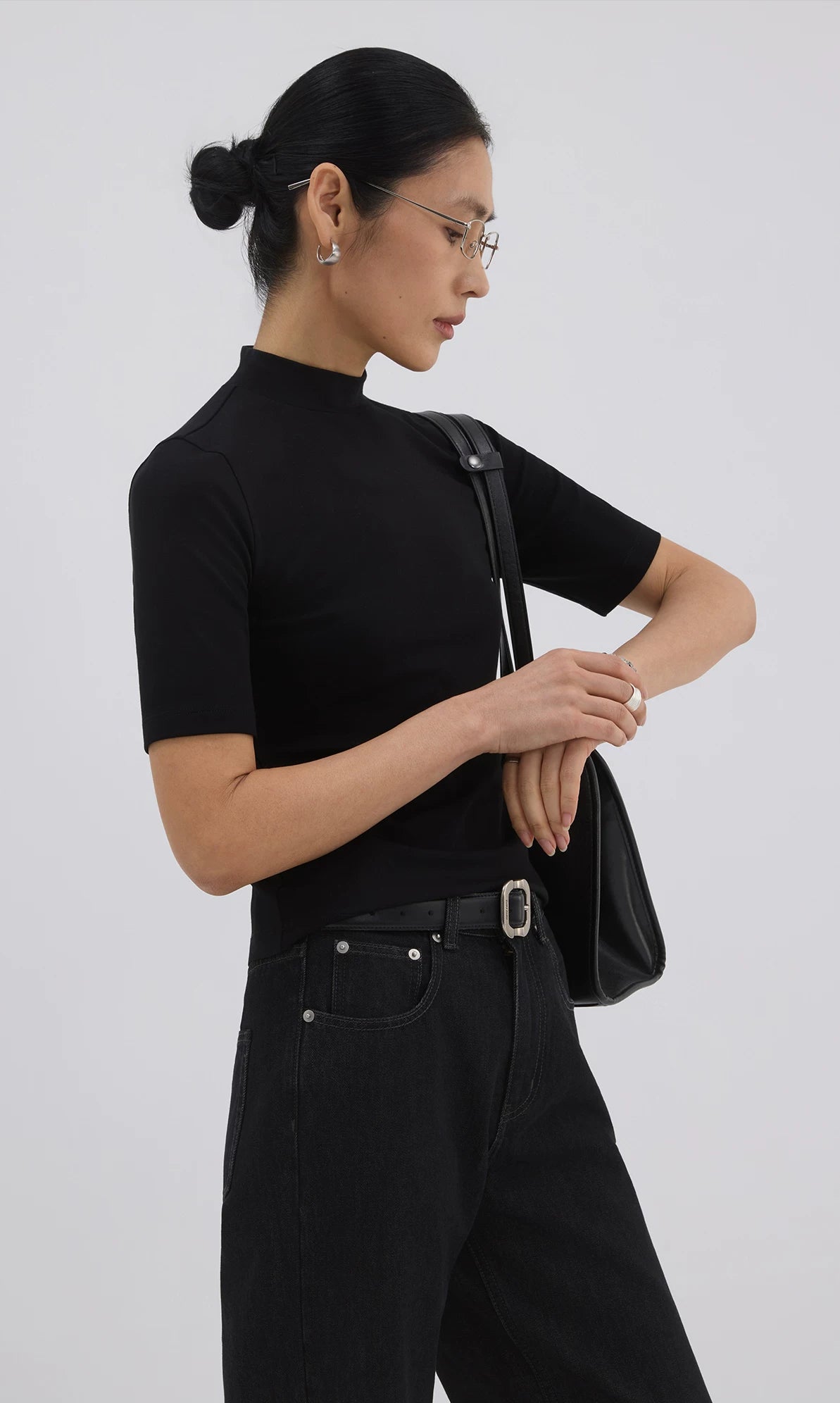 Sameuoo Small Turtleneck Shoulder Tee