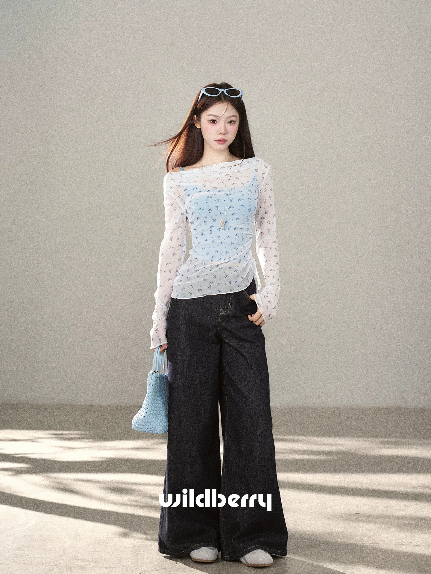Wildberry Slim Skinny Floral Long Sleeve Sunscreen Blouse