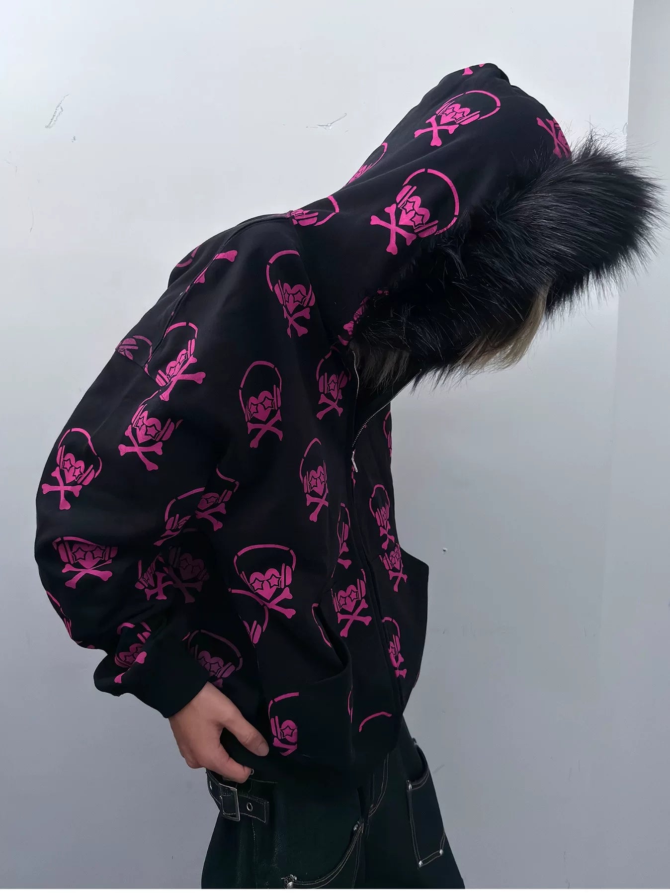 PAIKI Full of Headphones Skull Sweater