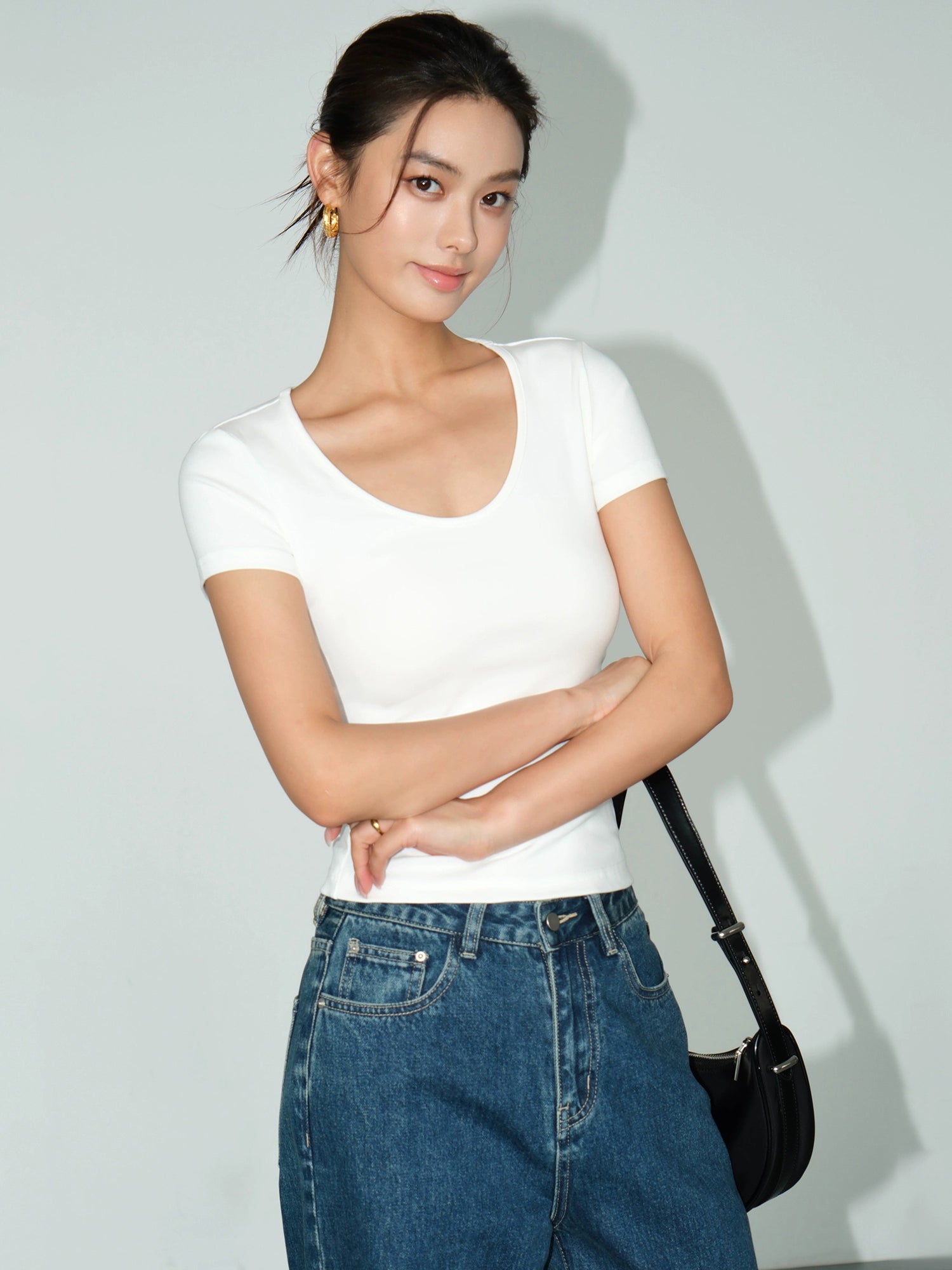 NEVA HU U Neck Short Shoulder Slim Tee