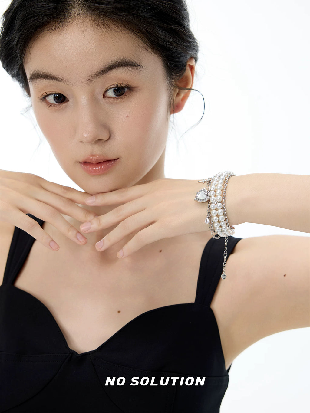 NO SOLUTION Multi-layer Pearl Stacking Bracelet