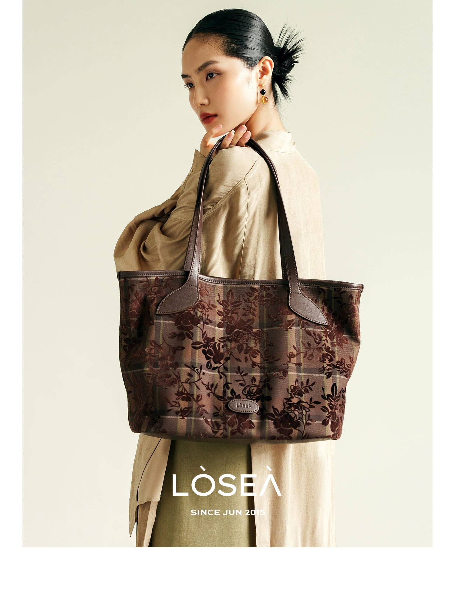 LOSEA "All Things Grow" Tie-dye flocking large-capacity tote bag