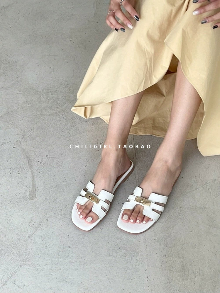 CHILIGIRL Metal Buckle Flat-bottomed Slippers