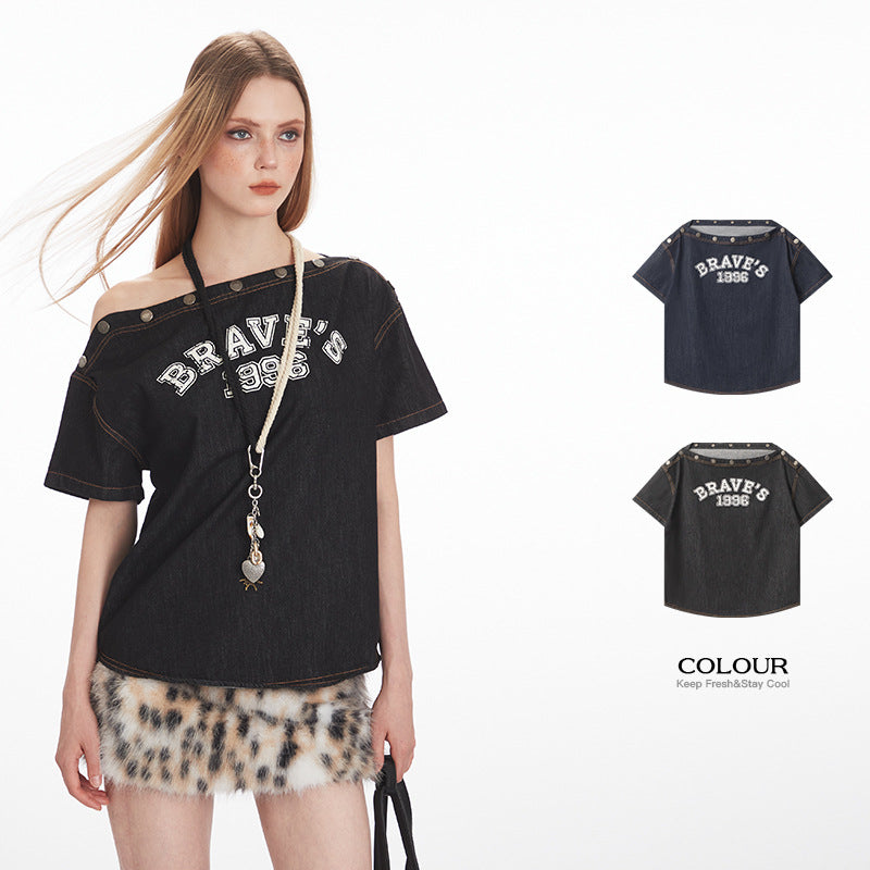 Nariele Print Loose One-letter Collar Sloping Shoulder Tee