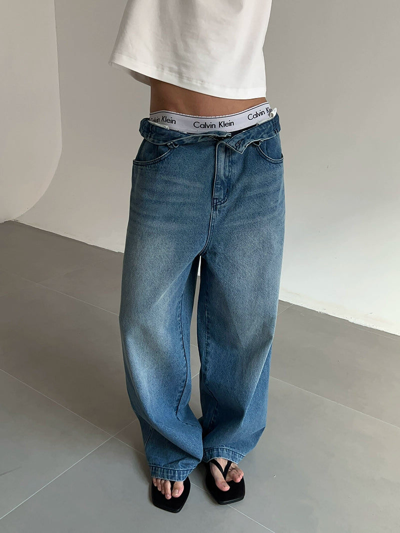 COLN Loose and Versatile Jeans