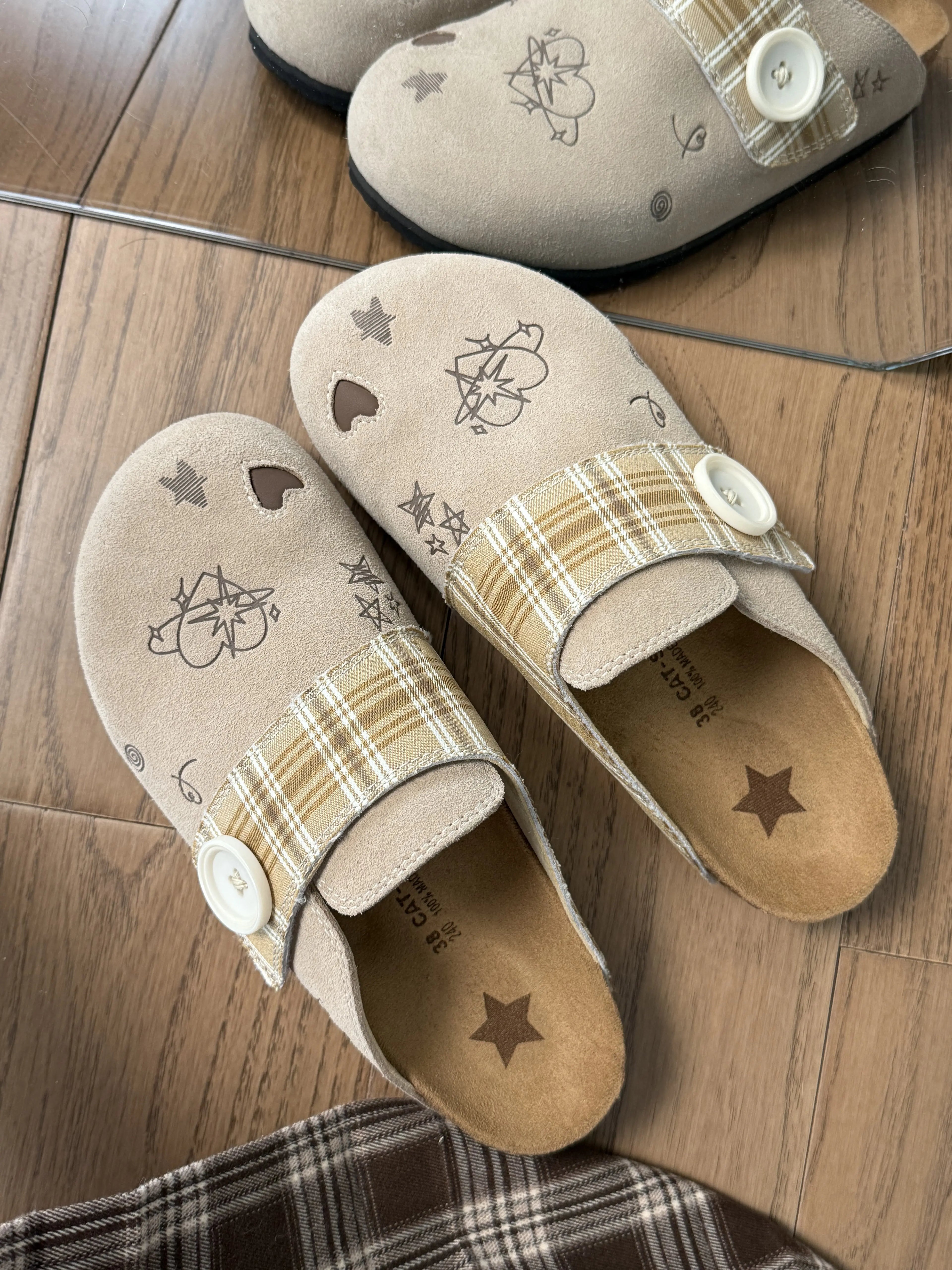 Cat & Sofa Cupid Wear Versatile Flat Bottom Half Slippers