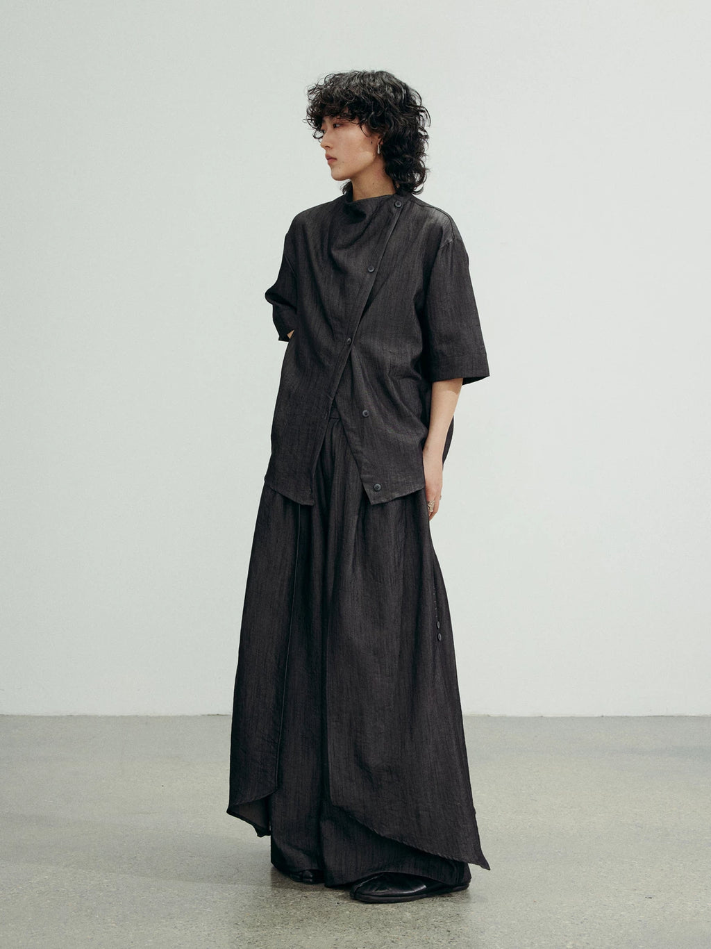 SUNYVONNE Asymmetrical Diagonal Collar Loose Short-sleeve Shirt