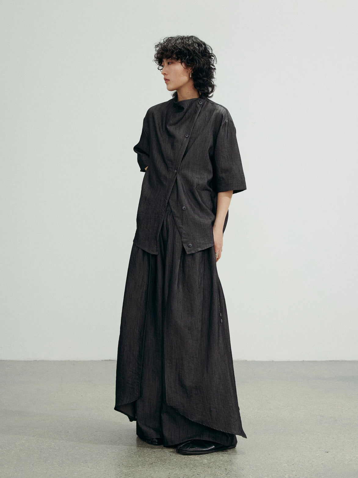 SUNYVONNE Asymmetrical Diagonal Collar Loose Short-sleeve Shirt