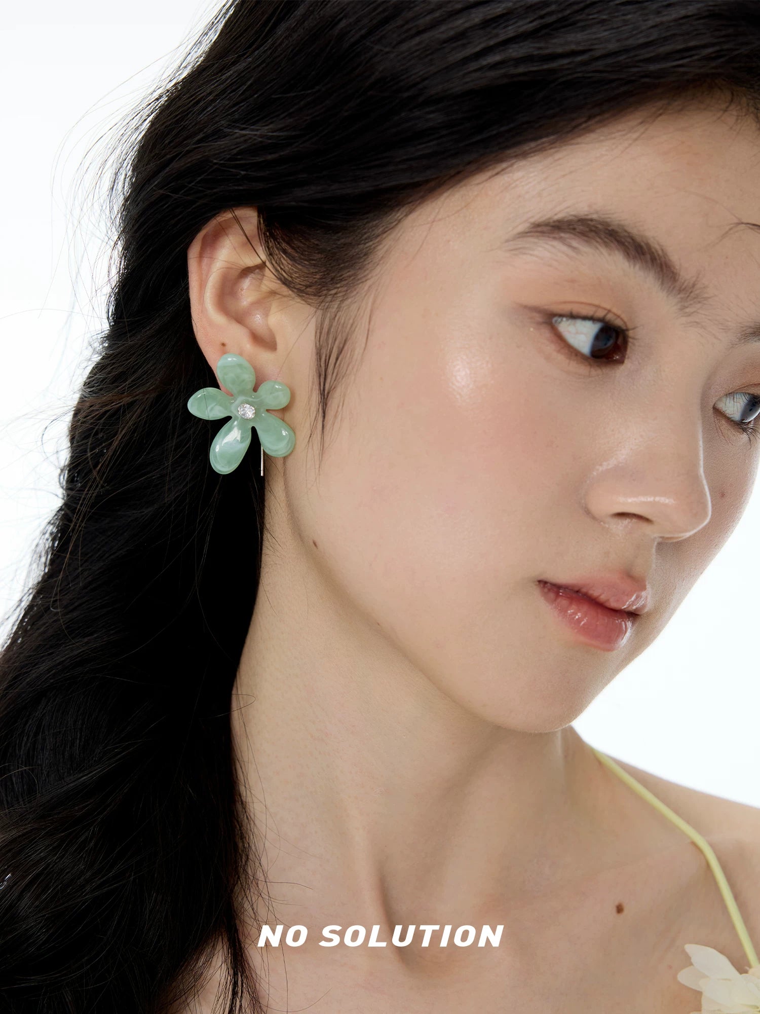 NO SOLUTION Magnolia Niche Earrings
