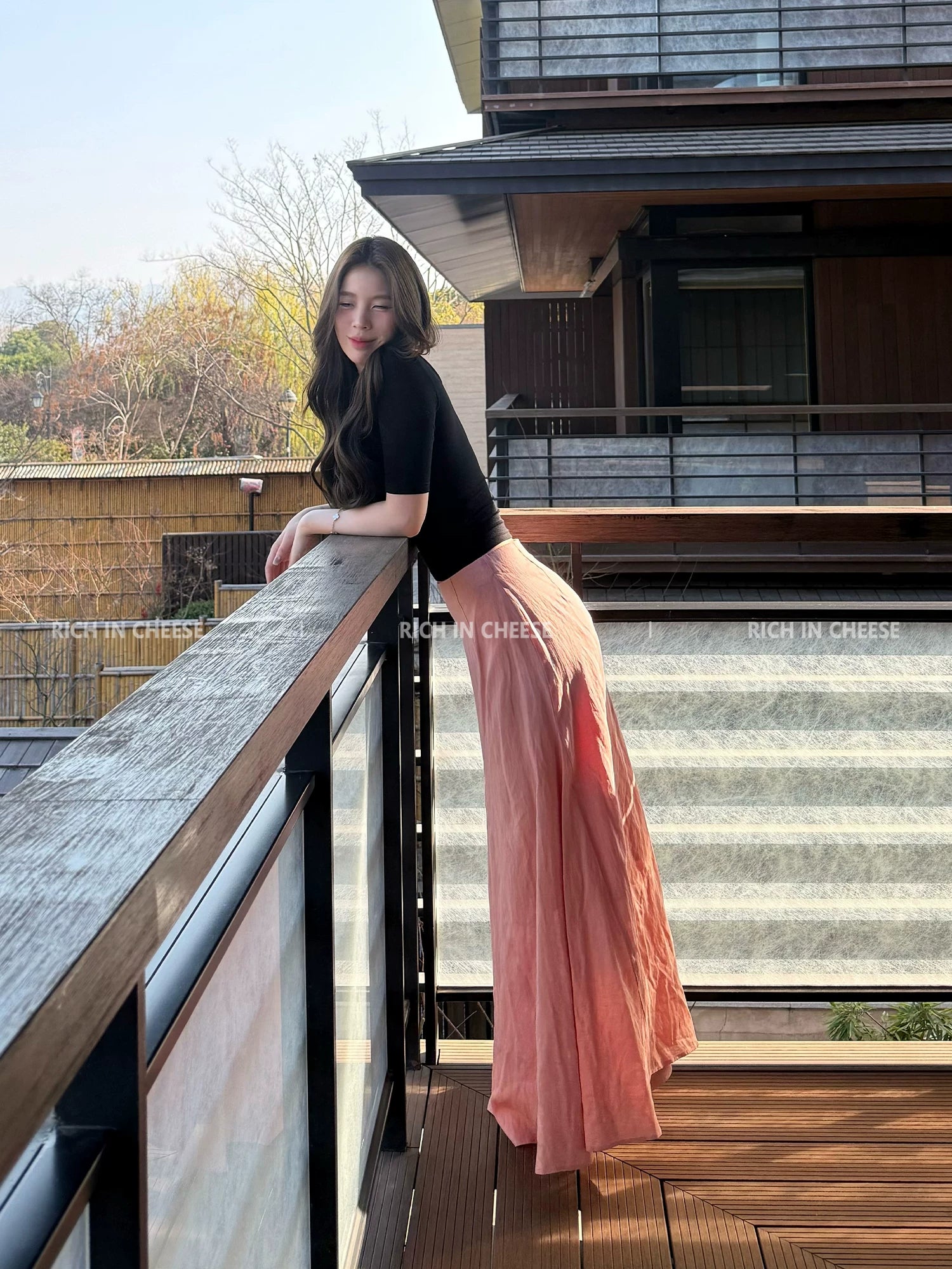RICH IN CHEESE Slim-fit U-neck Minimalist Skirt Set
