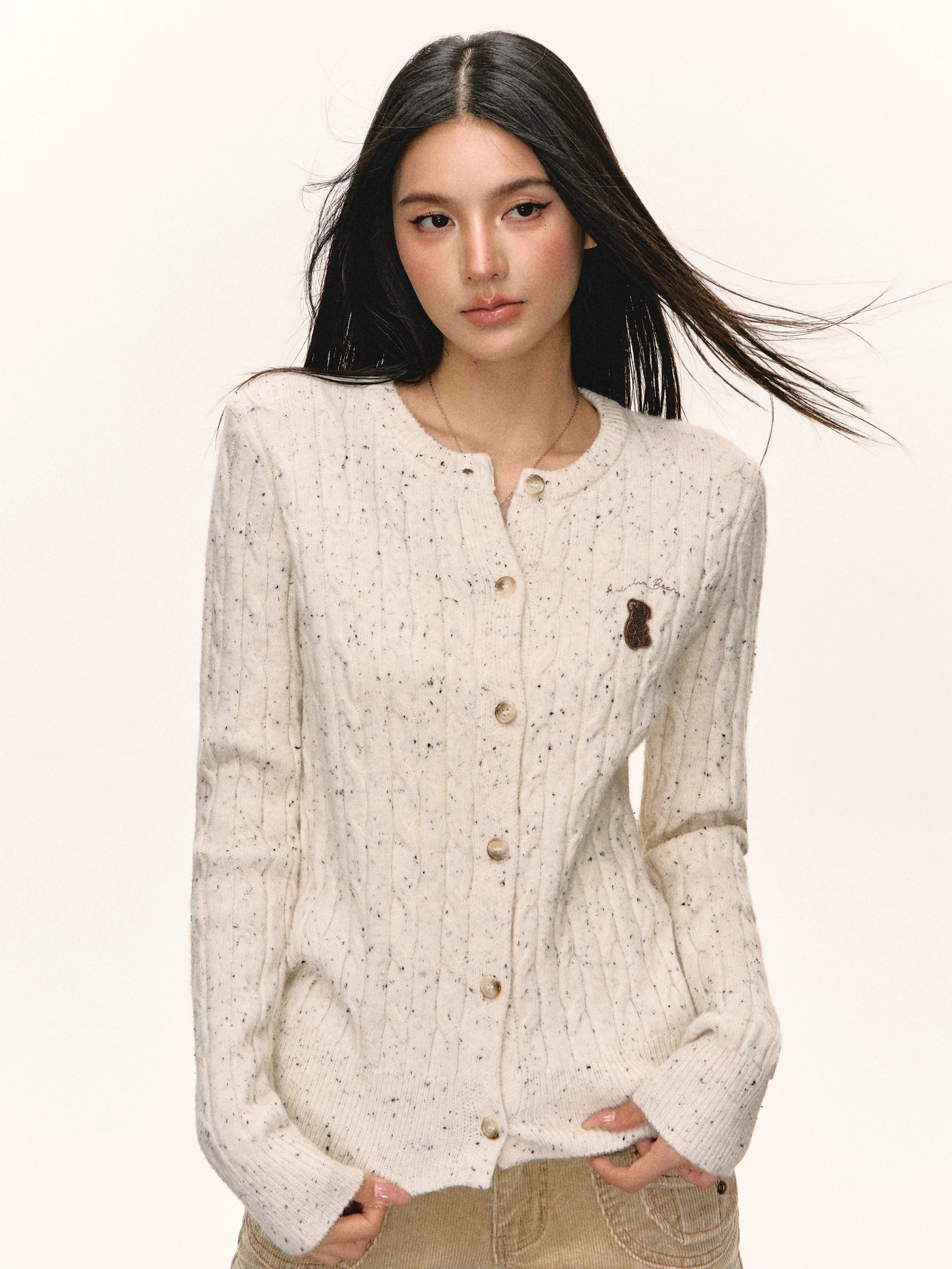 Ariseism Vintage Bear Crew Neck Knitted Cardigan Sweater