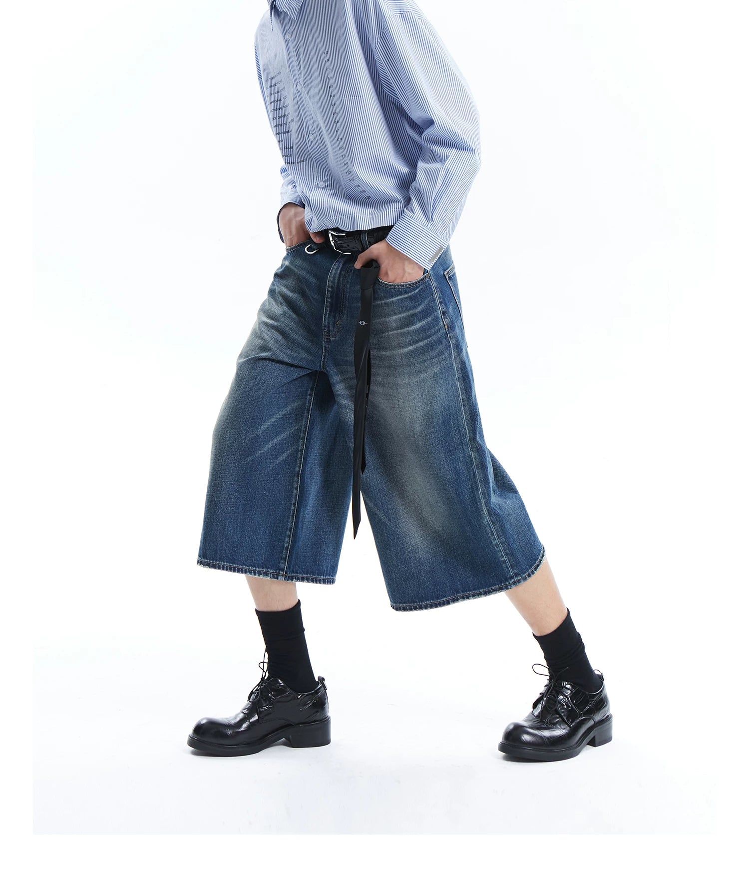 TERRAINCOGNITA Loose and Old Seven-point Denim Shorts