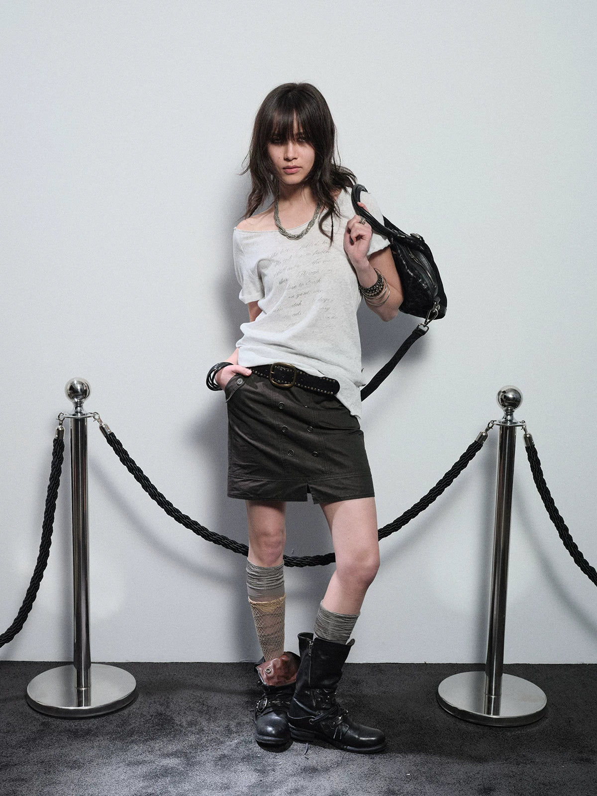 WearAndtear Light Large Round Neck Shoulder Plunger Tee