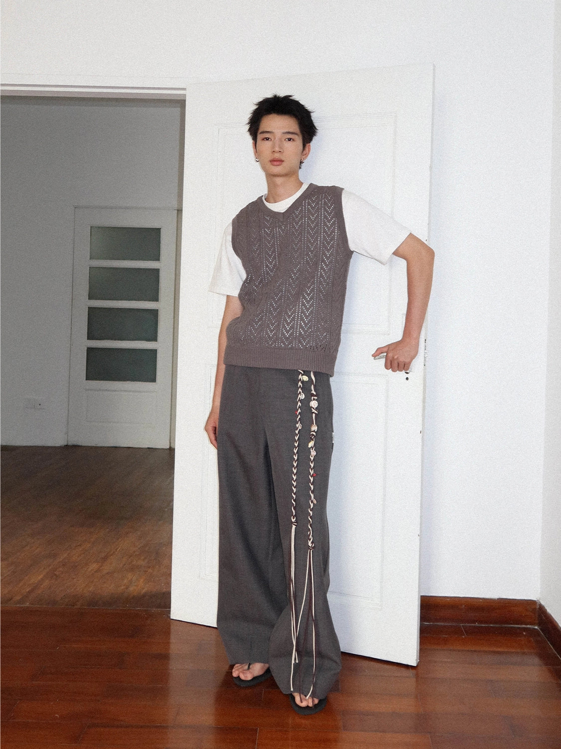 FUNKYFUN Arrow-shaped Hollow-knit V-neck Pullover Vest