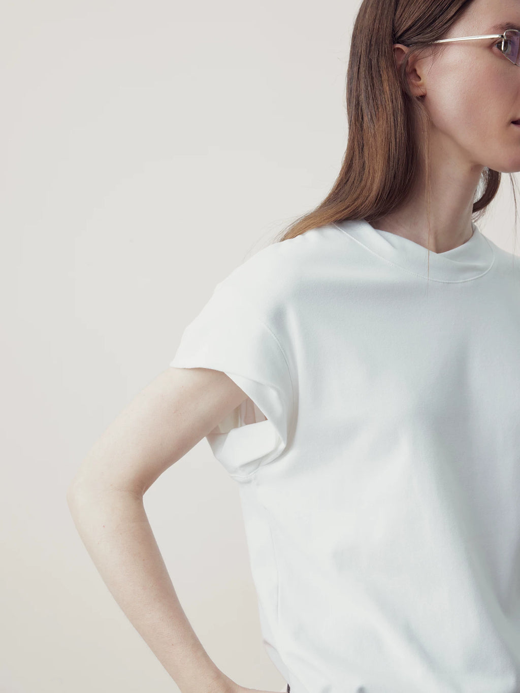 COLN Minimalist Round Neck Tee