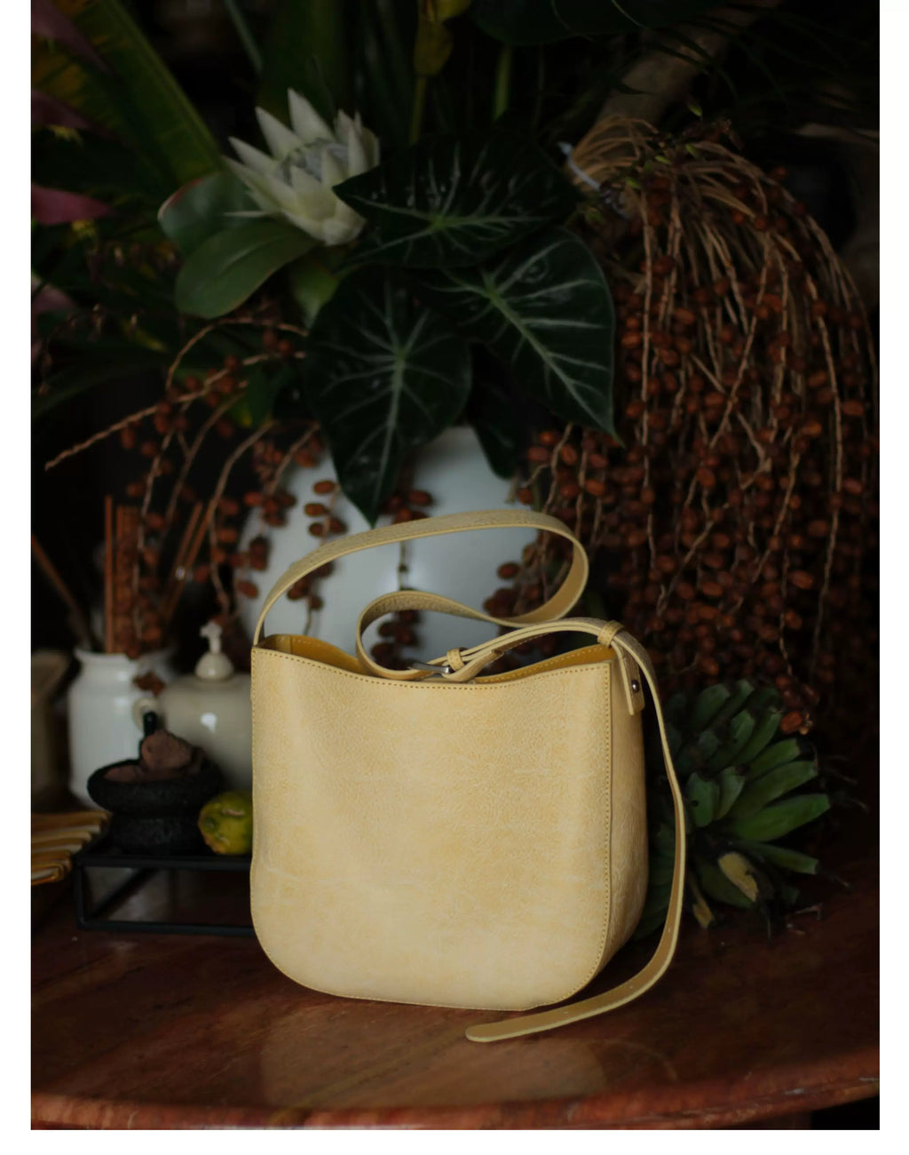 EZRO Premium Simple Leather Shoulder Crossbody Bag