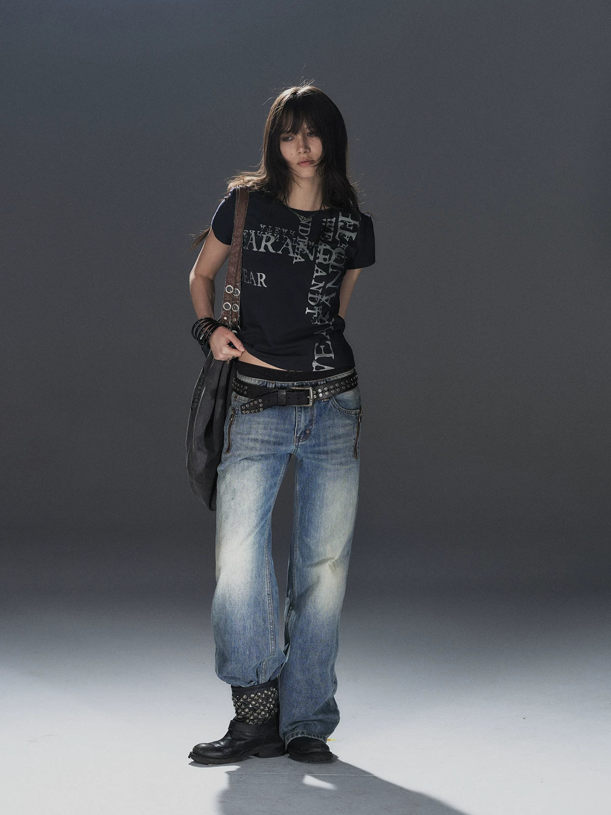 WearAndtear Letter Print Stretch Slim Shoulder Tee