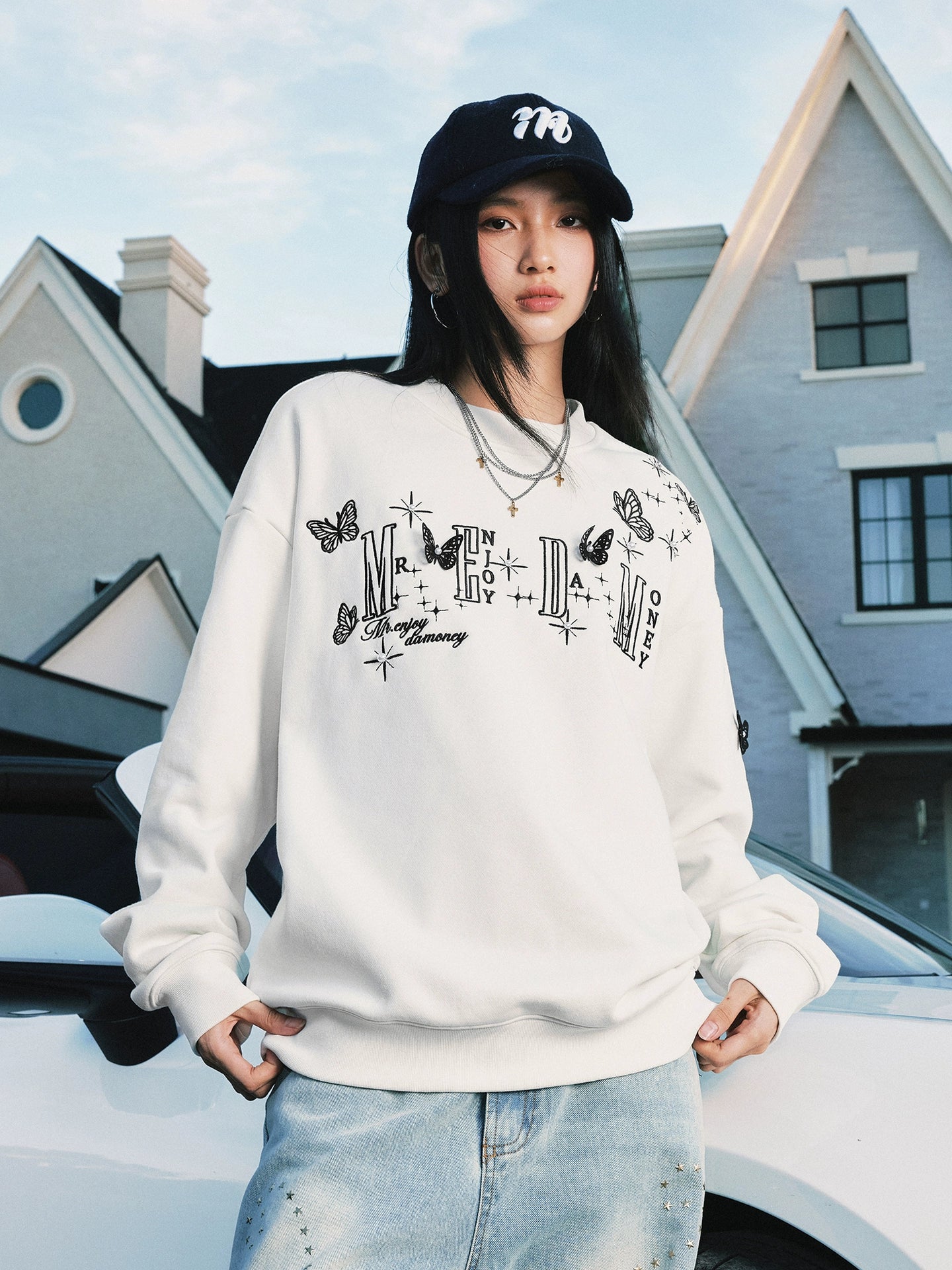 MEDM Three-dimensional Butterfly Crew Neck Sweater