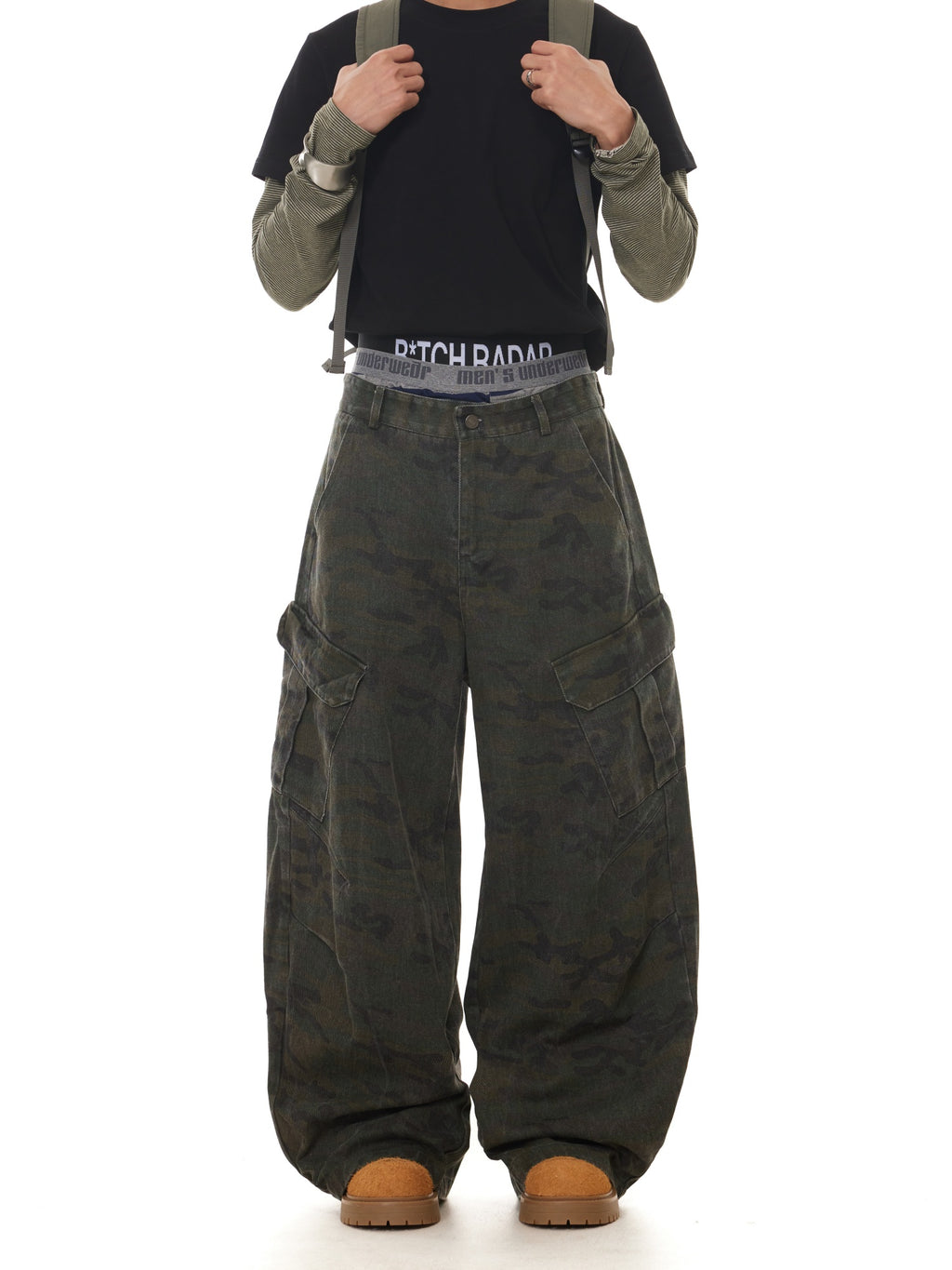 BTSG multi-pocket camouflage scimitar jeans