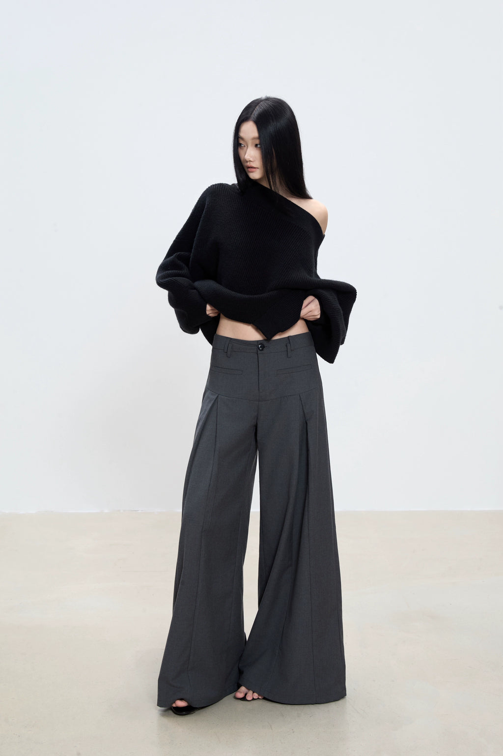 WITHMIN Loose Low-rise Slim Straight-leg Pants