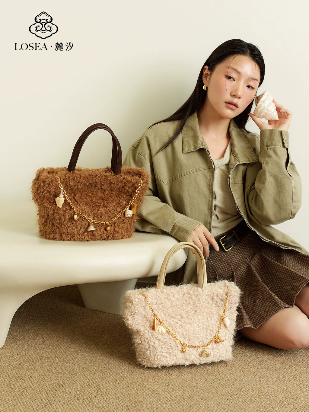 LOSEA Shell Chain Plush Tote Bag