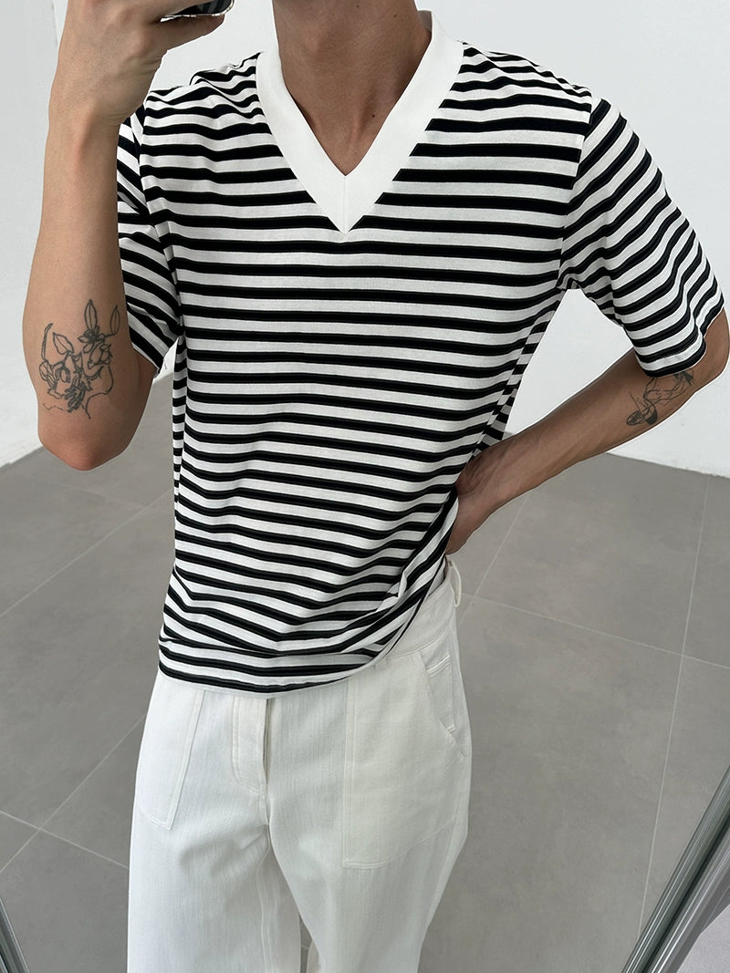 COLN Versatile V-neck Striped Tee