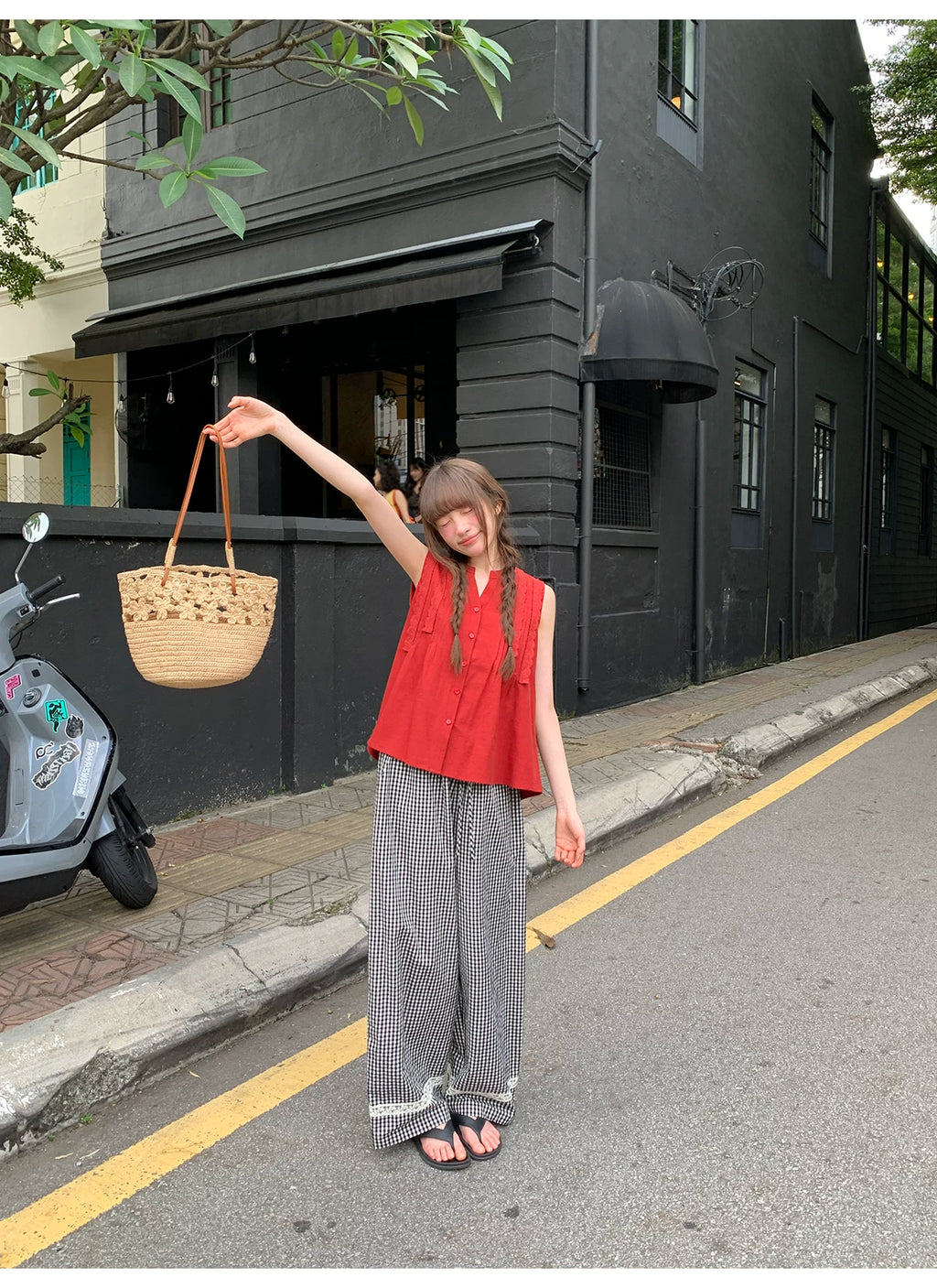KANO Lace-stitched Plaid Slacks