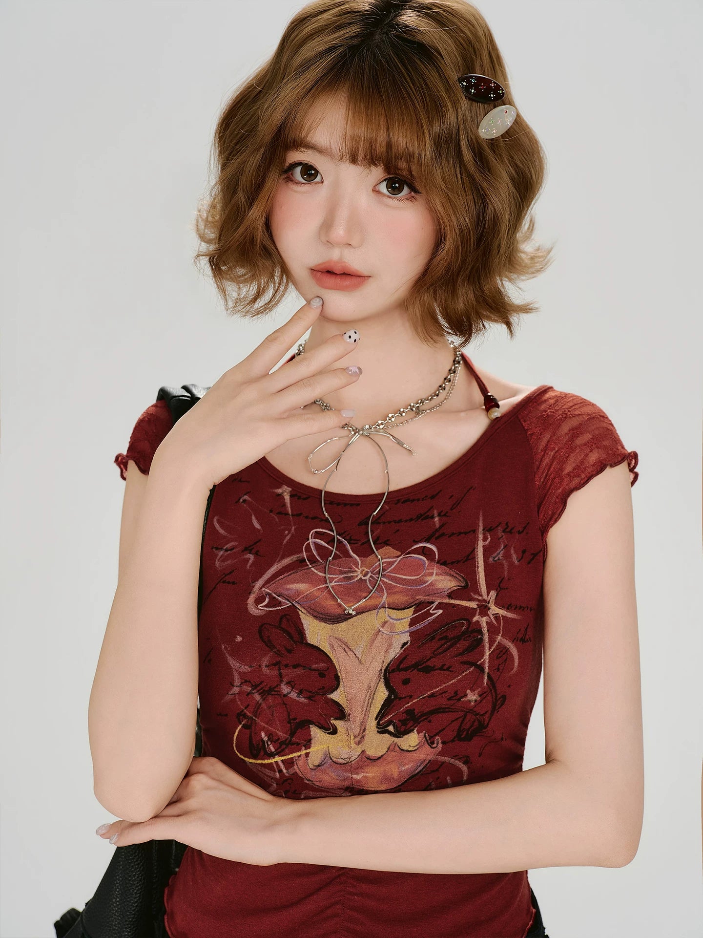 Girlyhalo Slim Neck Tee